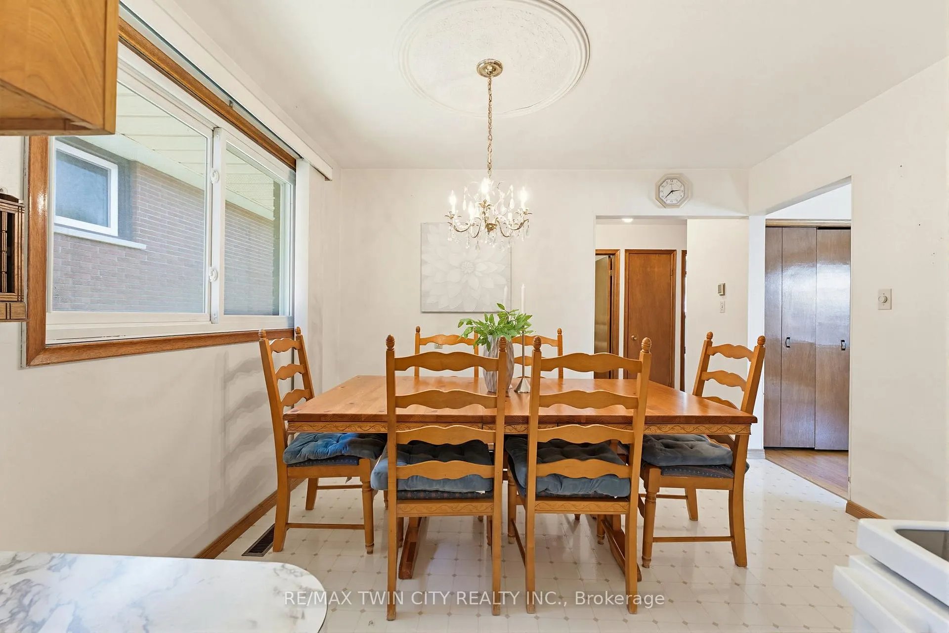 Photo 12 of 34 Volta Avenue, Kitchener — HOMEH