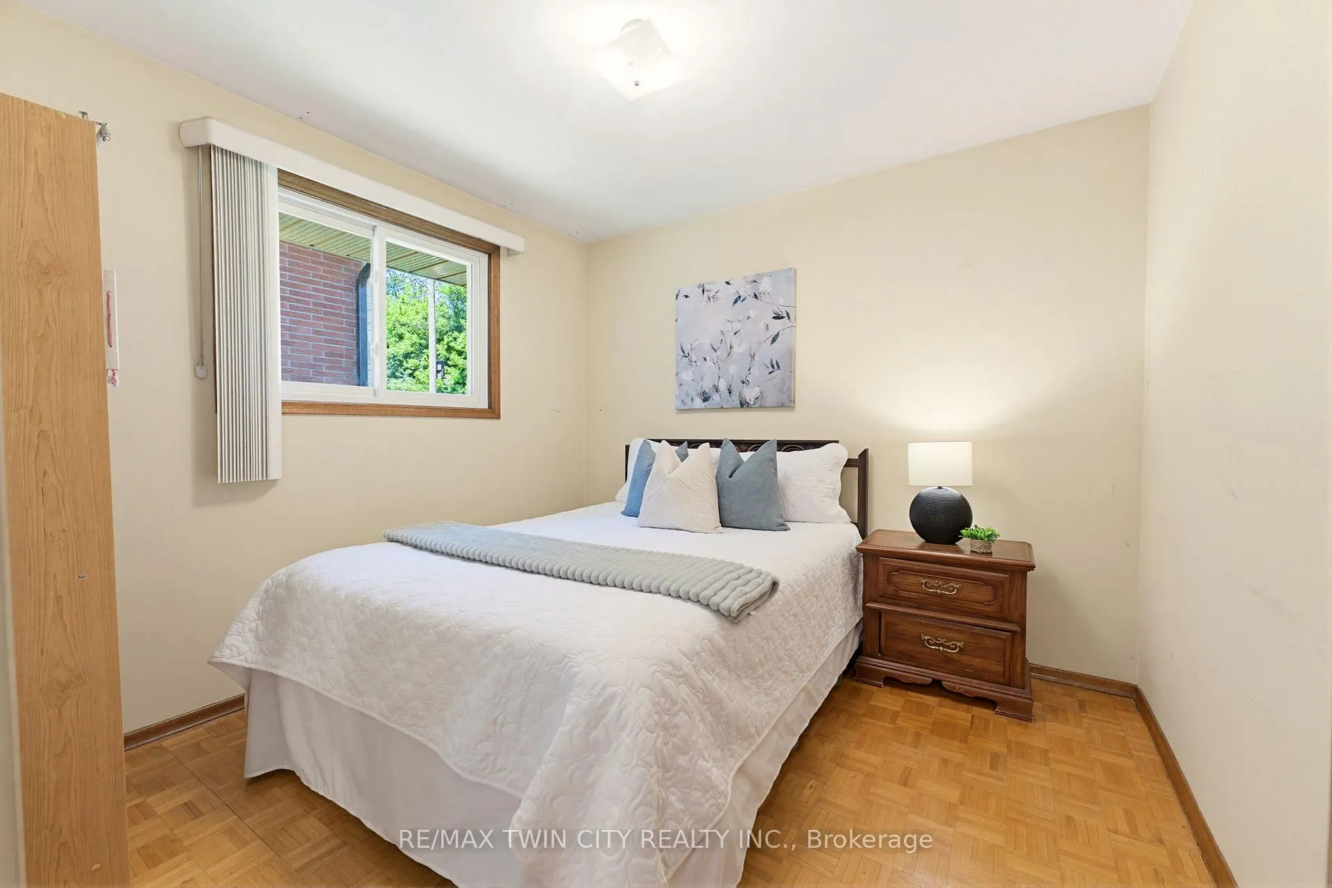 Photo 16 of 34 Volta Avenue, Kitchener — HOMEH