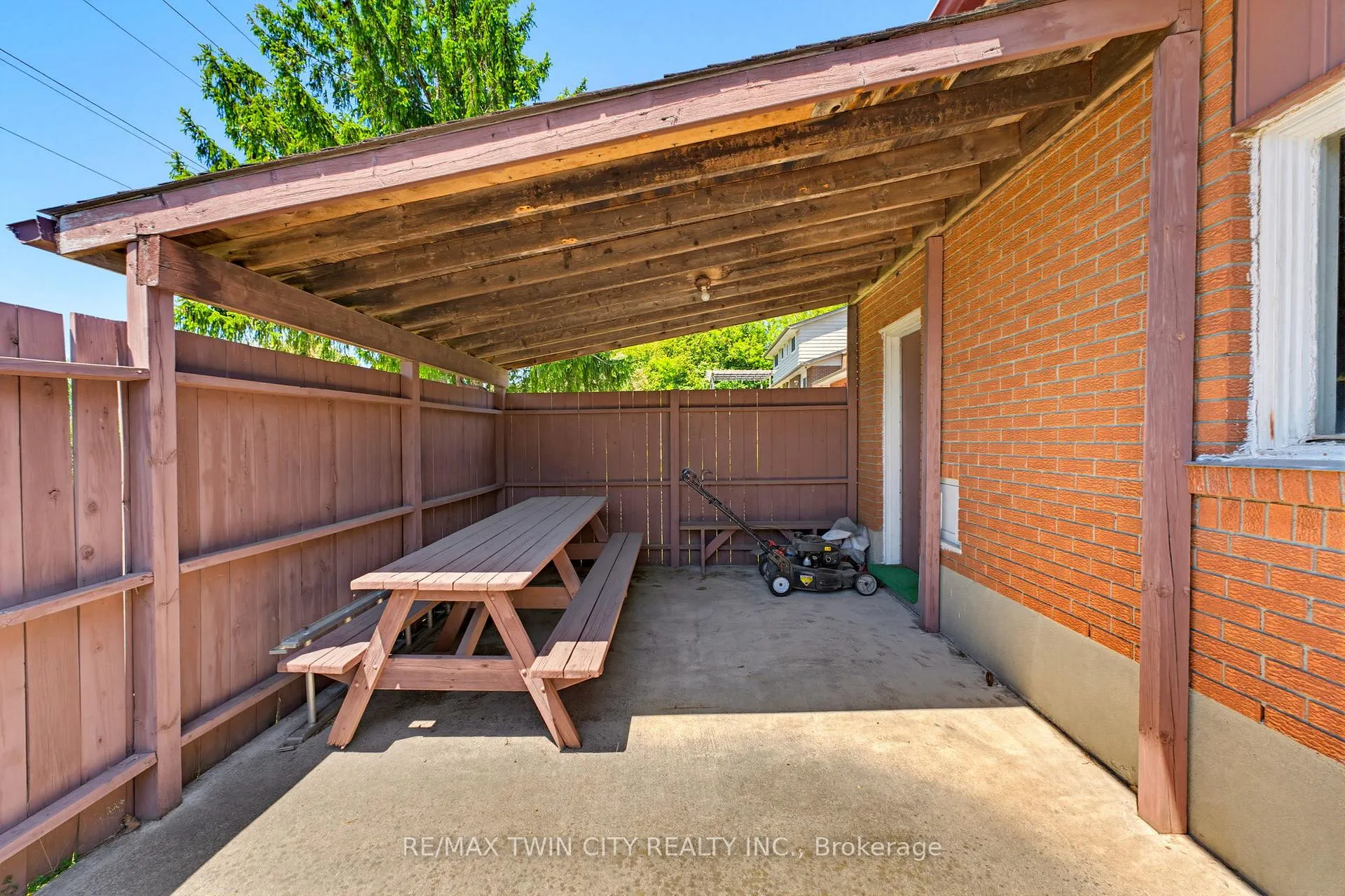 Photo 27 of 34 Volta Avenue, Kitchener — HOMEH
