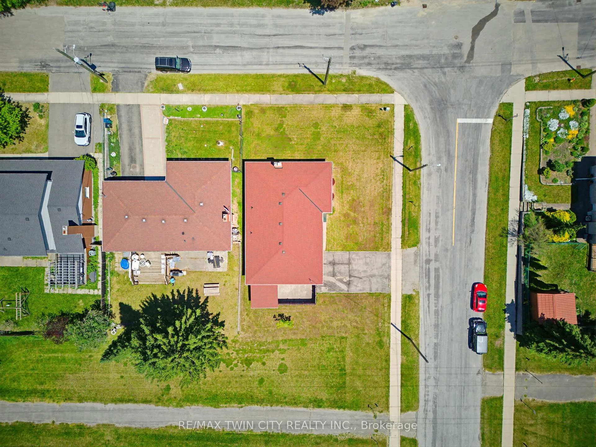 Photo 28 of 34 Volta Avenue, Kitchener — HOMEH