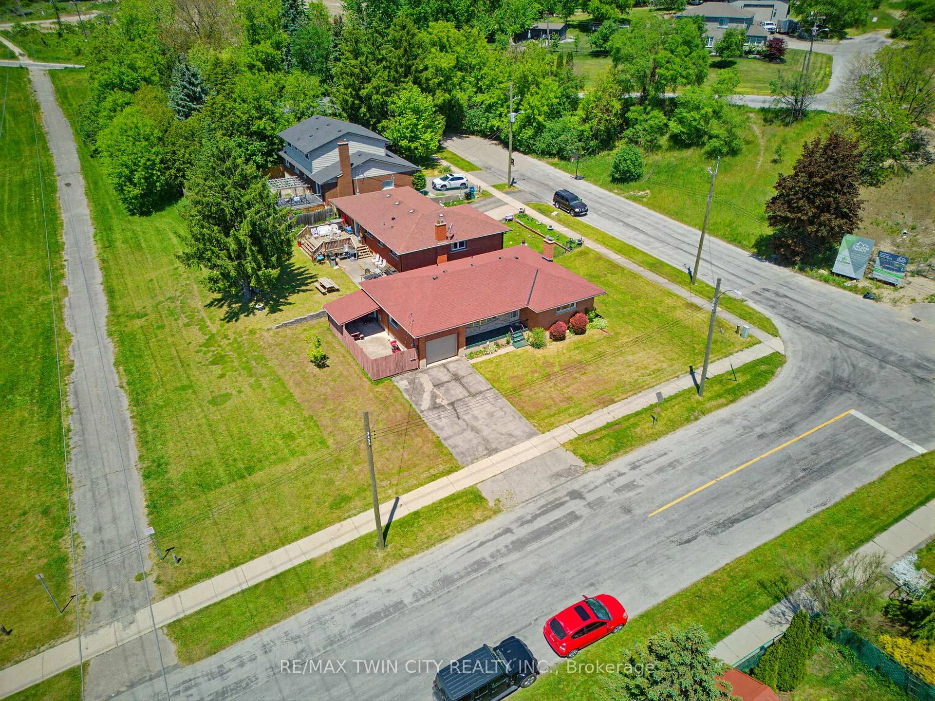 Photo 29 of 34 Volta Avenue, Kitchener — HOMEH