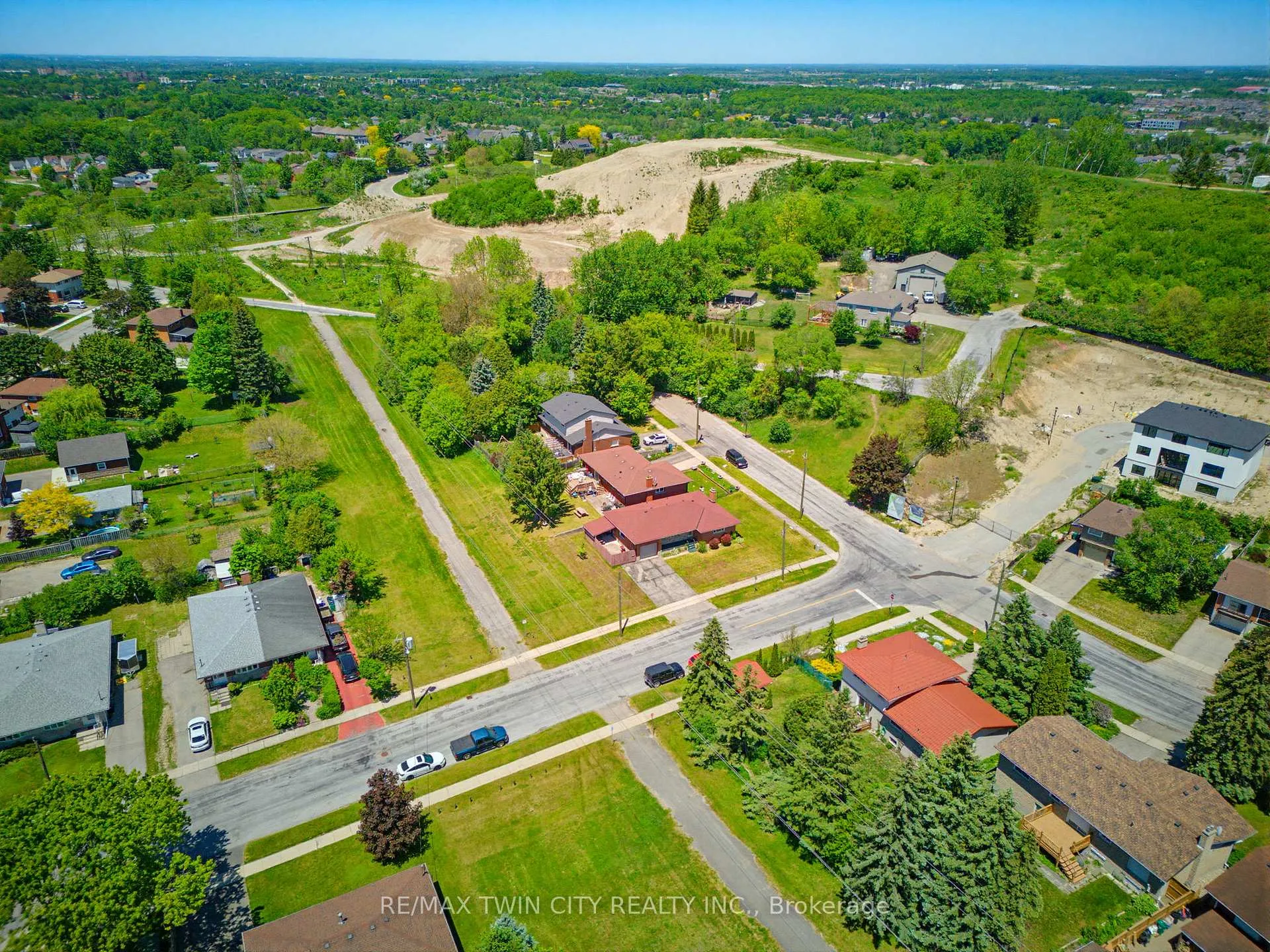 Photo 35 of 34 Volta Avenue, Kitchener — HOMEH