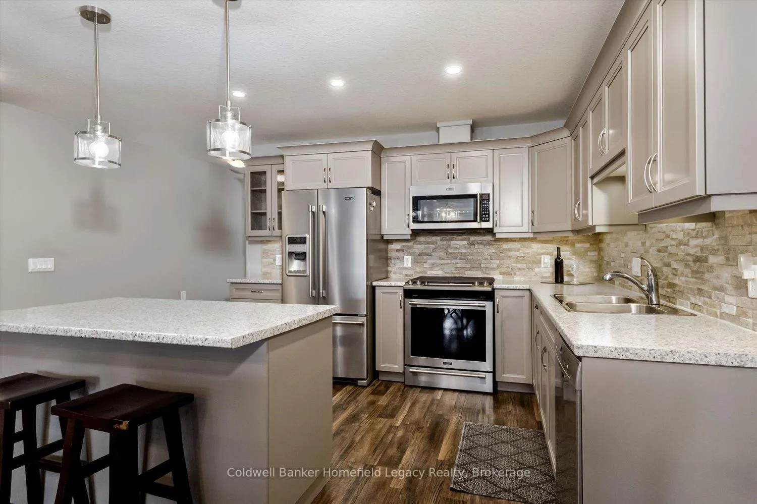 Photo 11 of 12 Devon Drive E, South Huron, Exeter — HOMEH