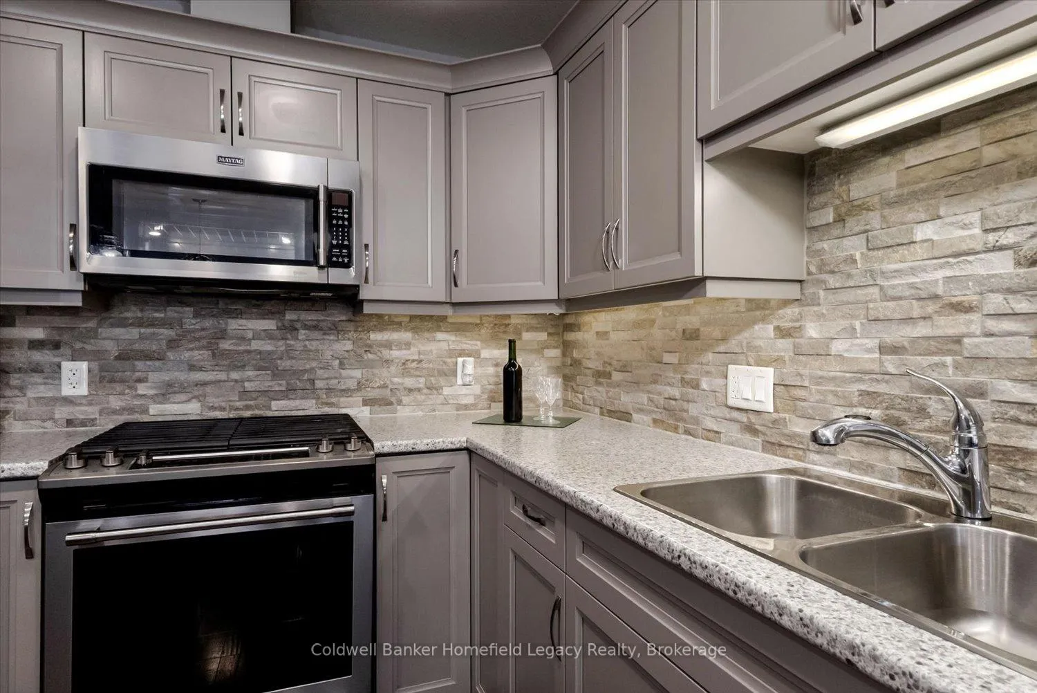 Photo 14 of 12 Devon Drive E, South Huron, Exeter — HOMEH
