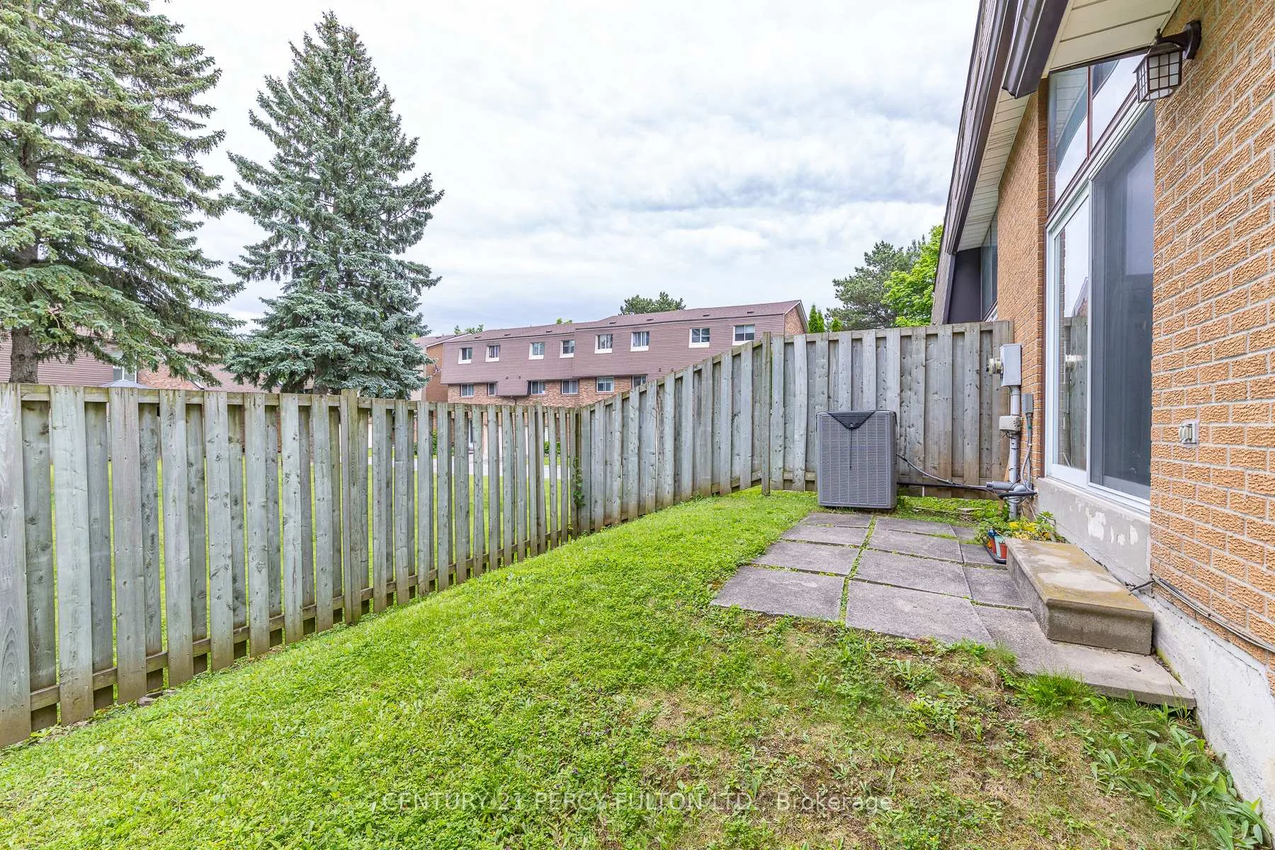 Photo 40 of Unit #4, 1415 Fieldlight Boulevard, Pickering, Liverpool — HOMEH