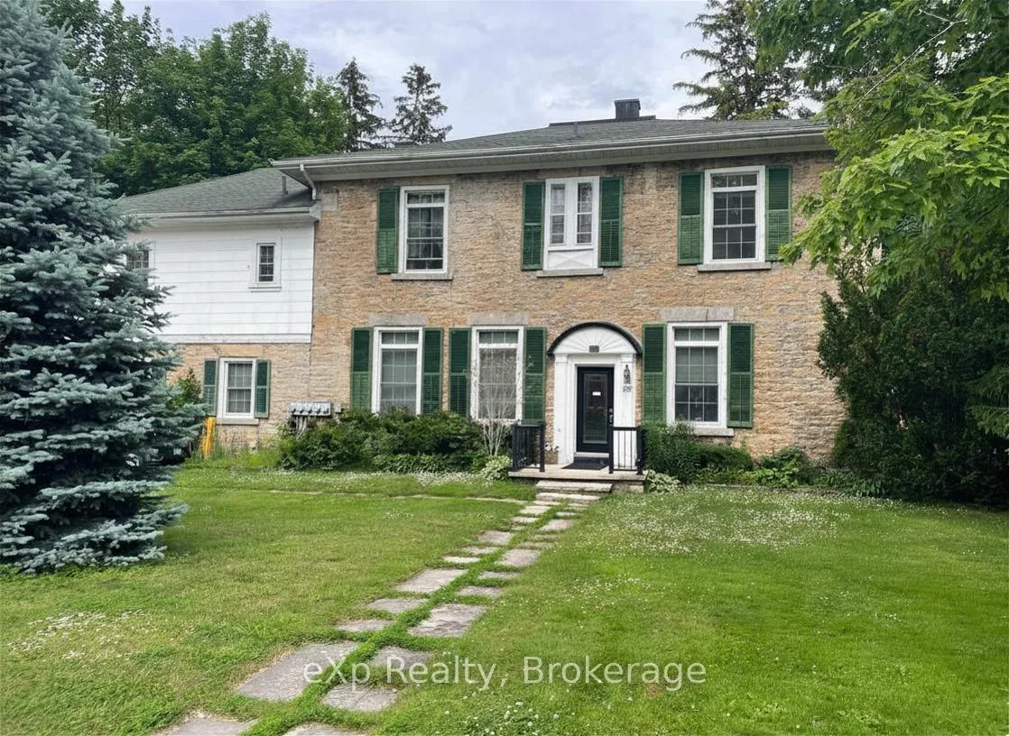 Front of 805 3rd Avenue W