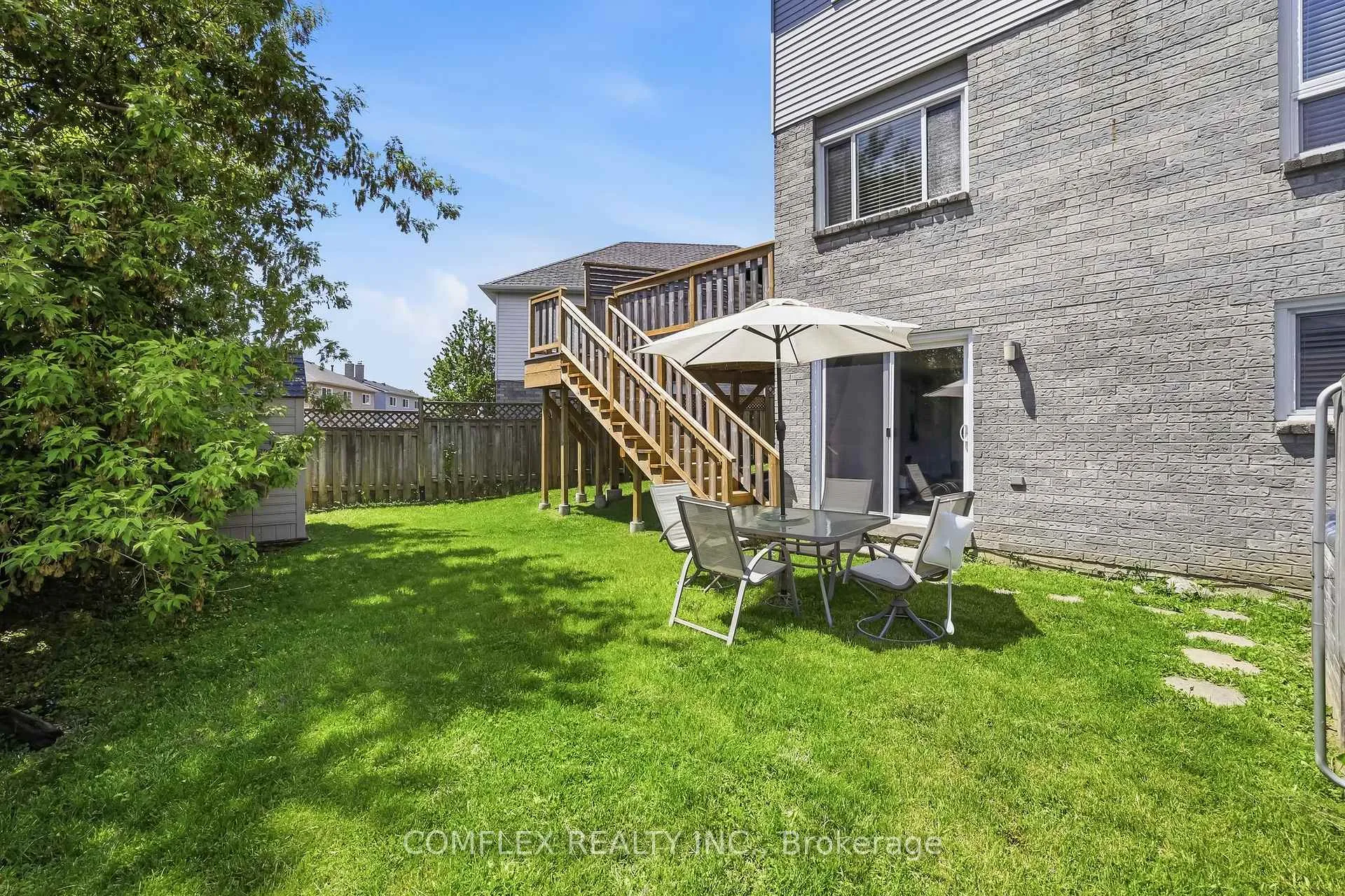 Photo 4 of 33 Broadlands Crescent, Clarington, Courtice — HOMEH
