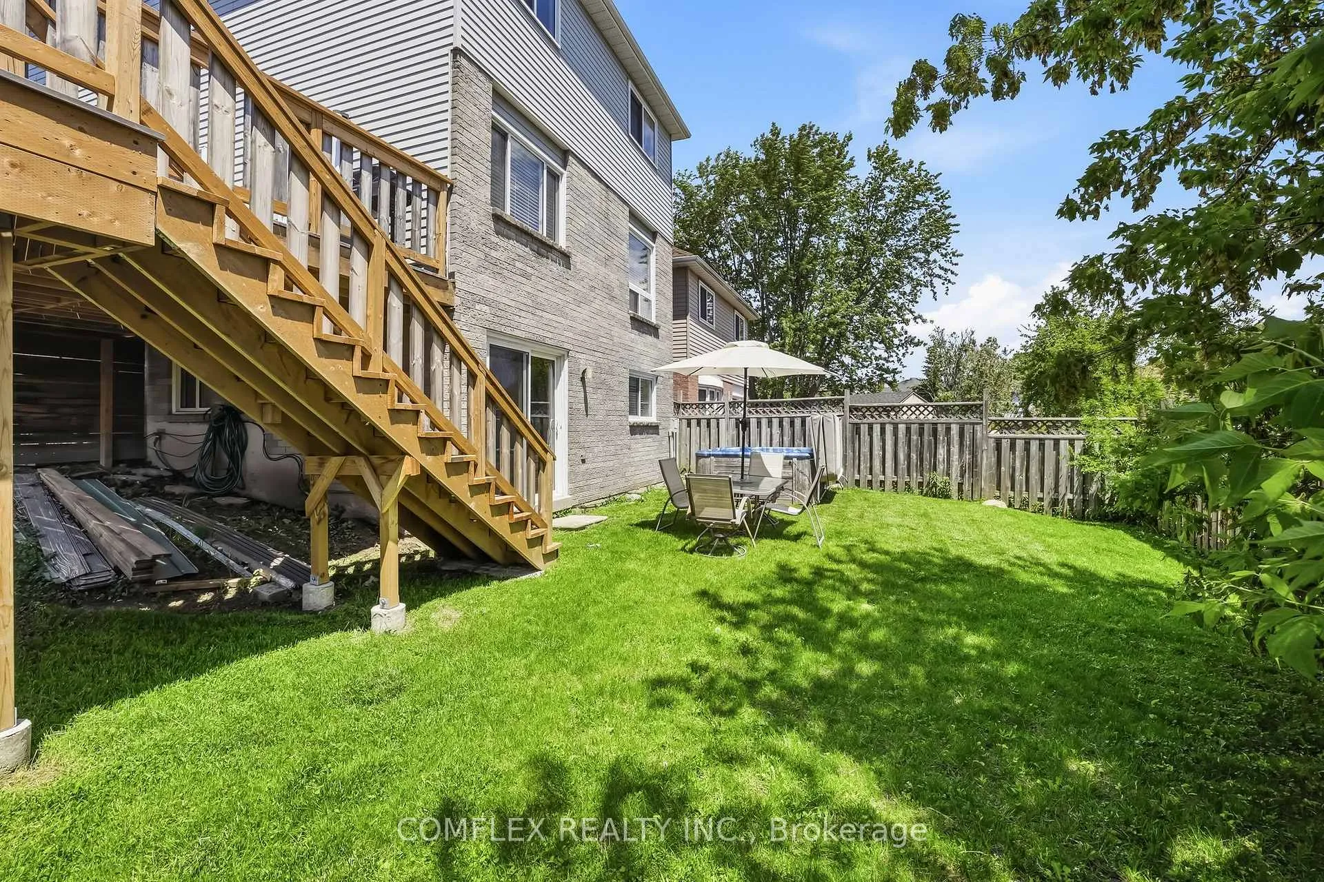 Photo 5 of 33 Broadlands Crescent, Clarington, Courtice — HOMEH