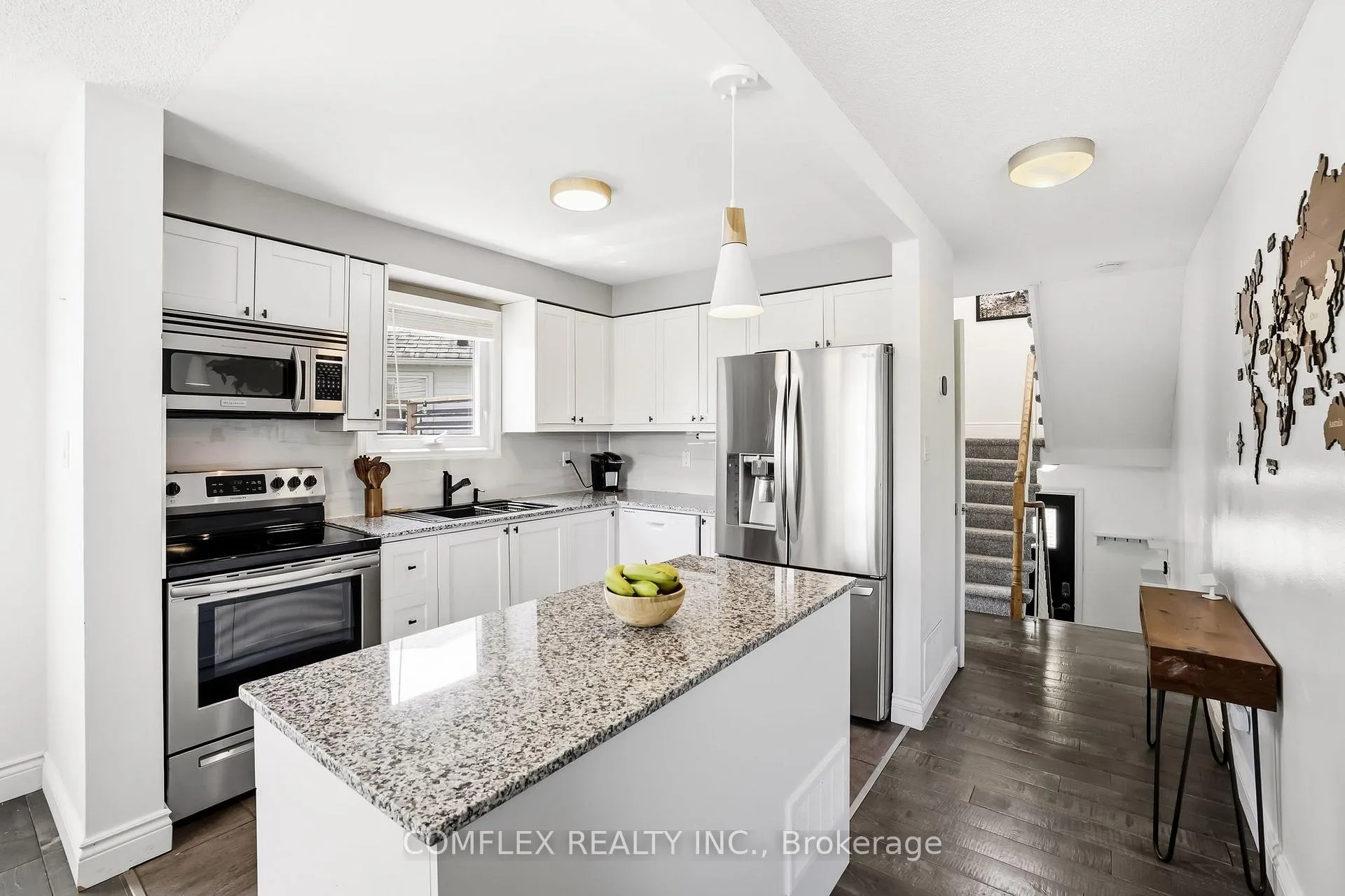Photo 8 of 33 Broadlands Crescent, Clarington, Courtice — HOMEH