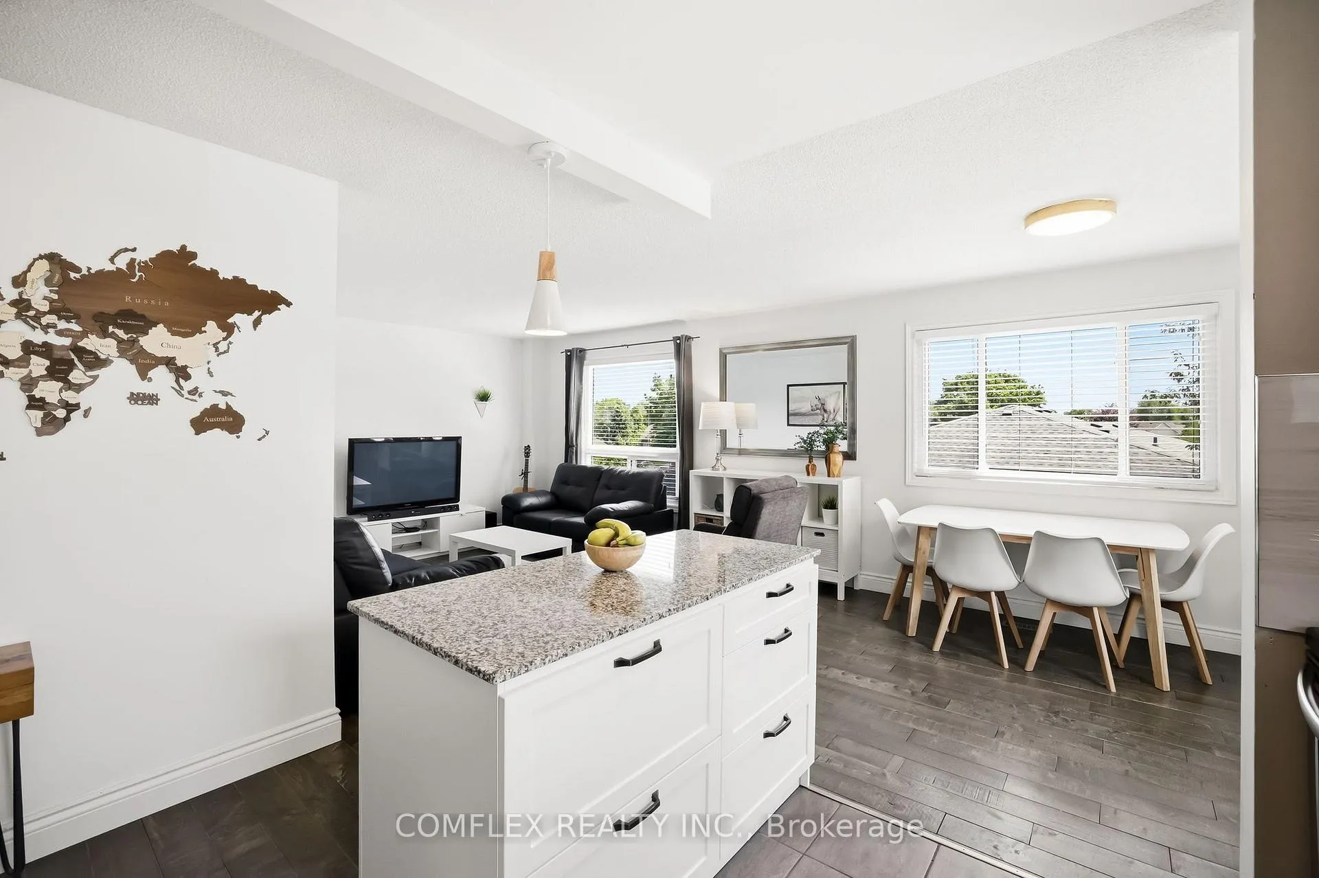 Photo 10 of 33 Broadlands Crescent, Clarington, Courtice — HOMEH