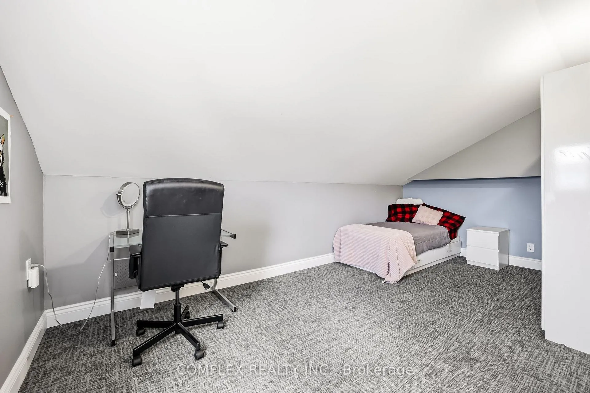Photo 28 of 33 Broadlands Crescent, Clarington, Courtice — HOMEH