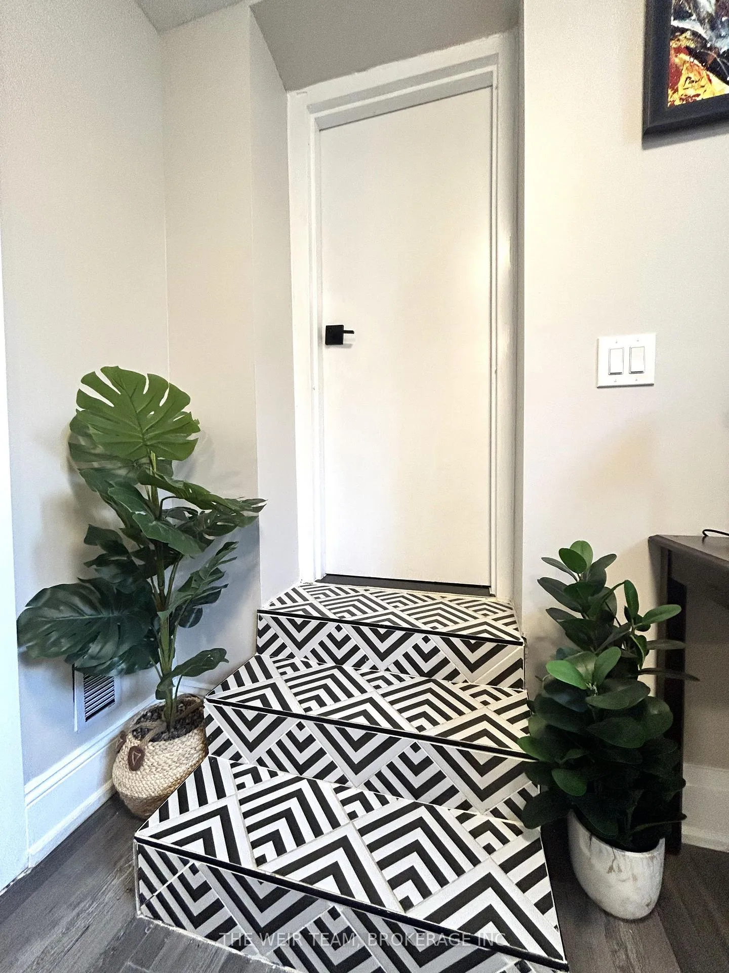 Photo 2 of Unit Lower, 31 Heyworth Crescent, Toronto, East End-Danforth — HOMEH