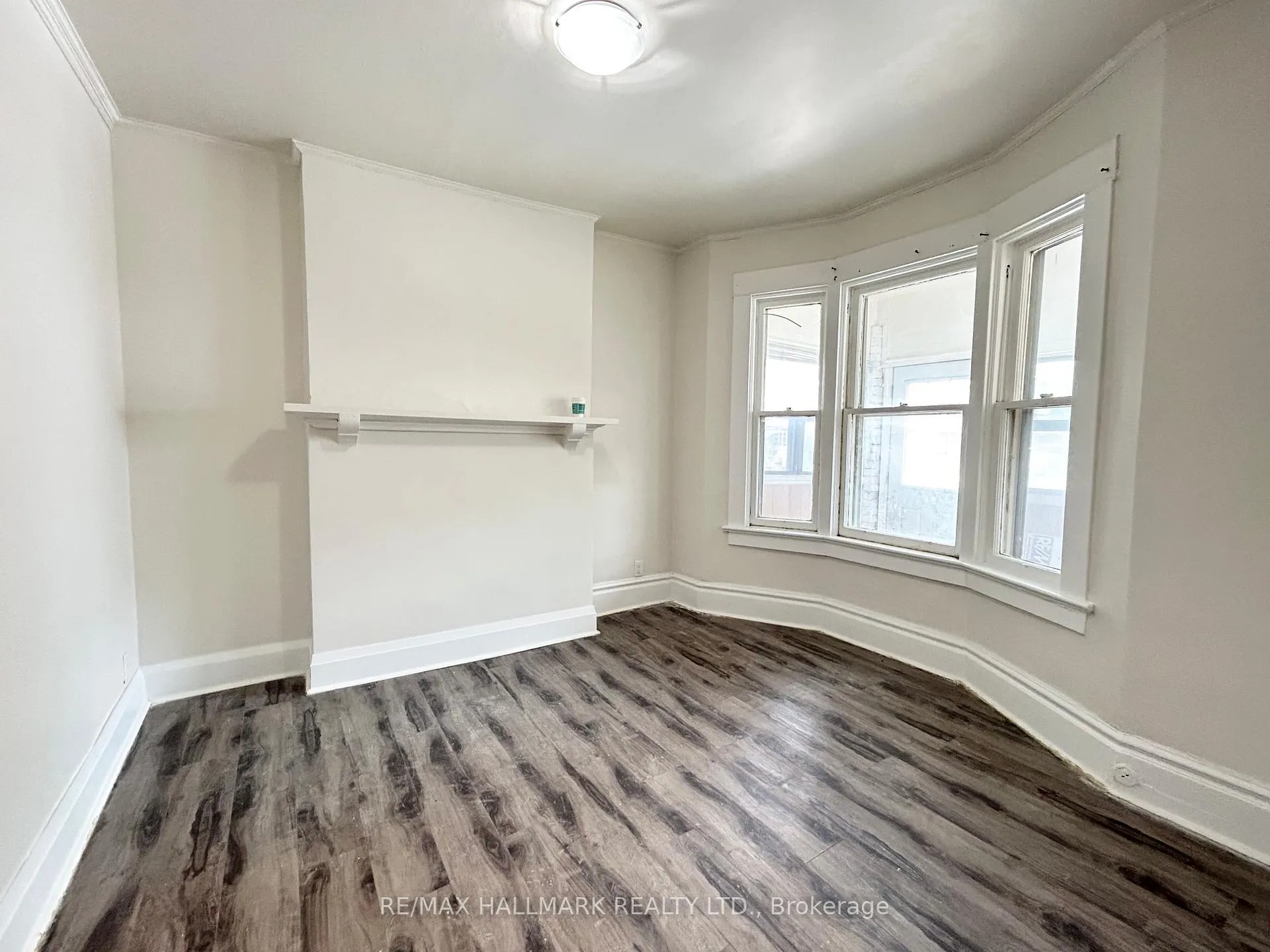 Photo 4 of 291 Wallace Avenue, Toronto, Dovercourt-Wallace Emerson-Junction — HOMEH