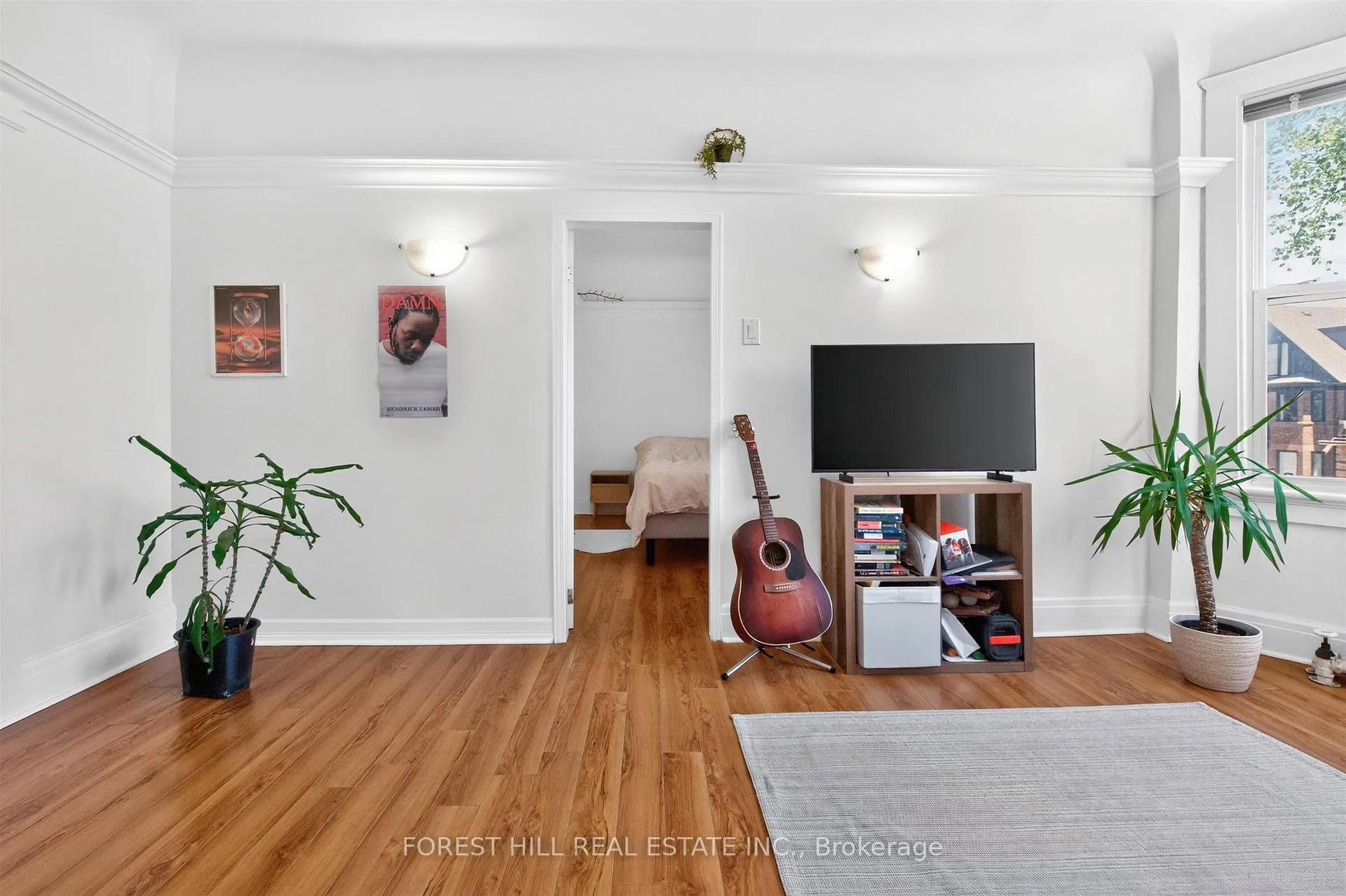 Photo 6 of Unit 2nd Floor, 326 Palmerston Boulevard, Toronto, Palmerston-Little Italy — HOMEH