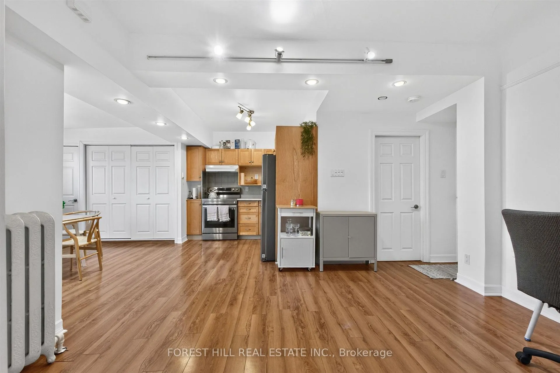Photo 13 of Unit 2nd Floor, 326 Palmerston Boulevard, Toronto, Palmerston-Little Italy — HOMEH