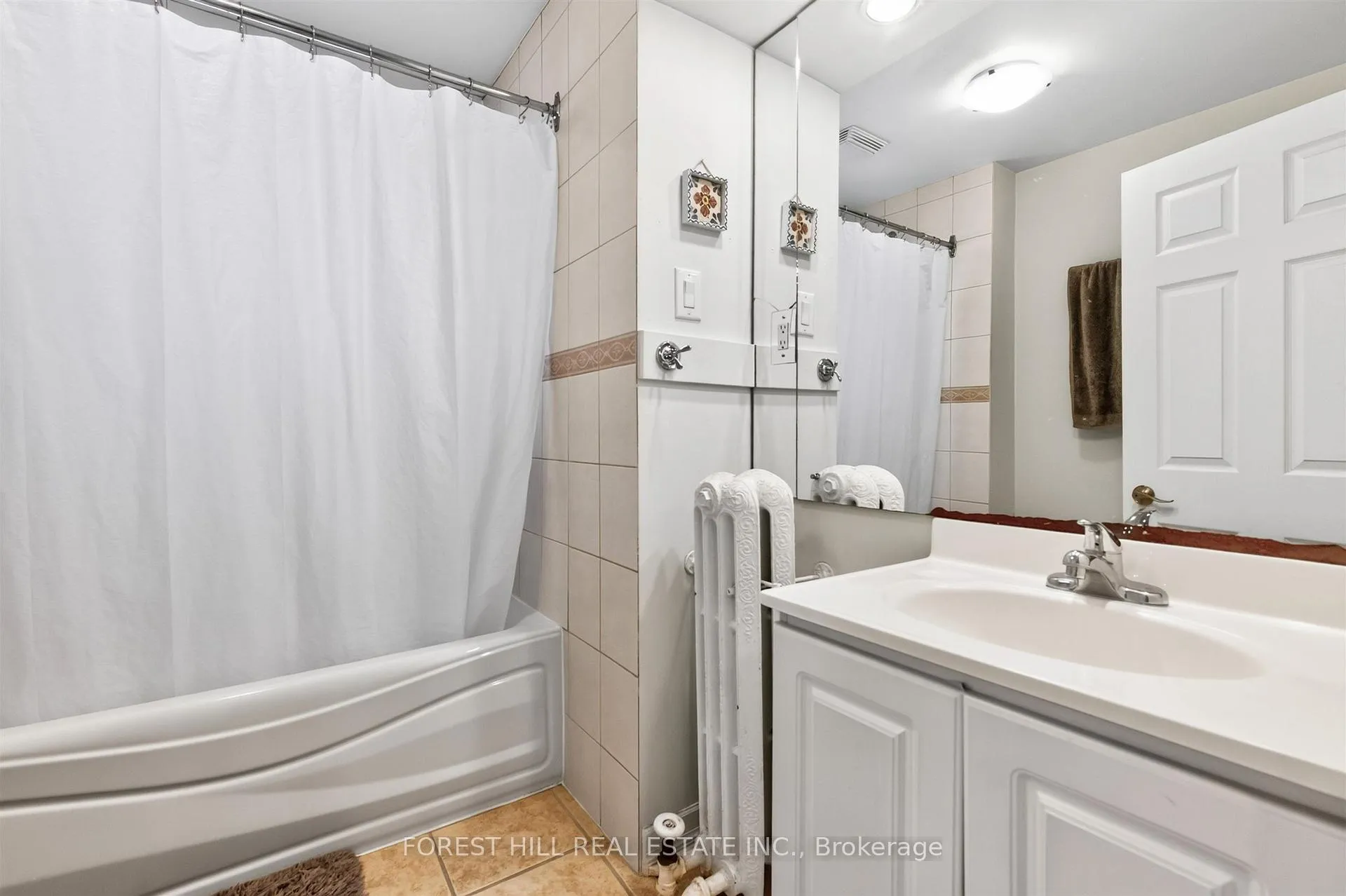 Photo 18 of Unit 2nd Floor, 326 Palmerston Boulevard, Toronto, Palmerston-Little Italy — HOMEH