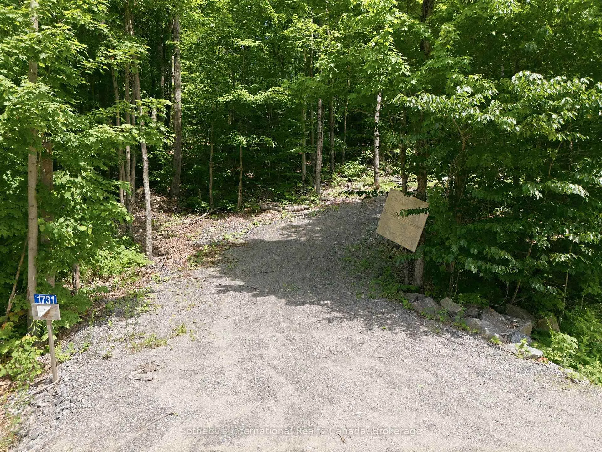 Photo 2 of 1731 Fraserburg Road, Bracebridge, Draper — HOMEH