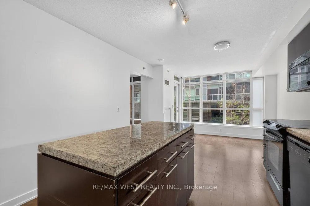 Photo 3 of Unit 216, 21 Nelson Street, Toronto, Waterfront Communities — HOMEH
