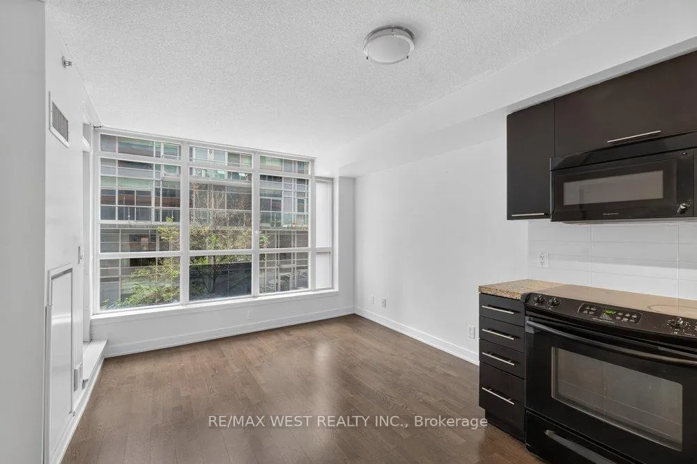Photo 5 of Unit 216, 21 Nelson Street, Toronto, Waterfront Communities — HOMEH