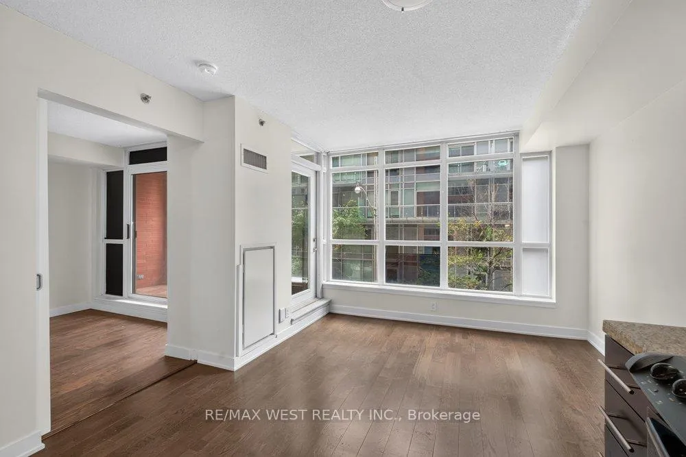 Photo 8 of Unit 216, 21 Nelson Street, Toronto, Waterfront Communities — HOMEH