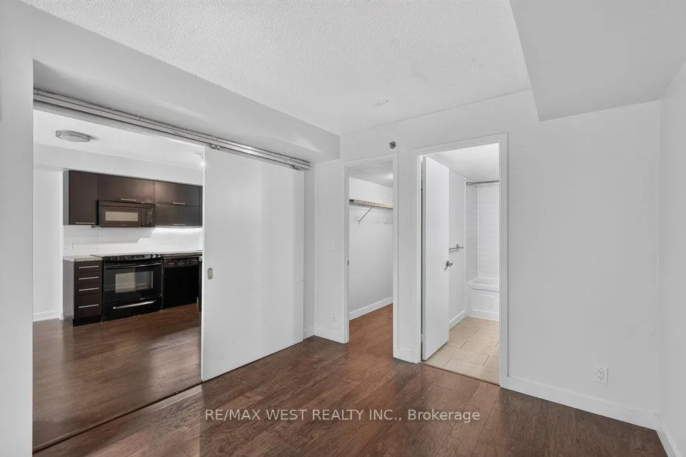 Photo 10 of Unit 216, 21 Nelson Street, Toronto, Waterfront Communities — HOMEH