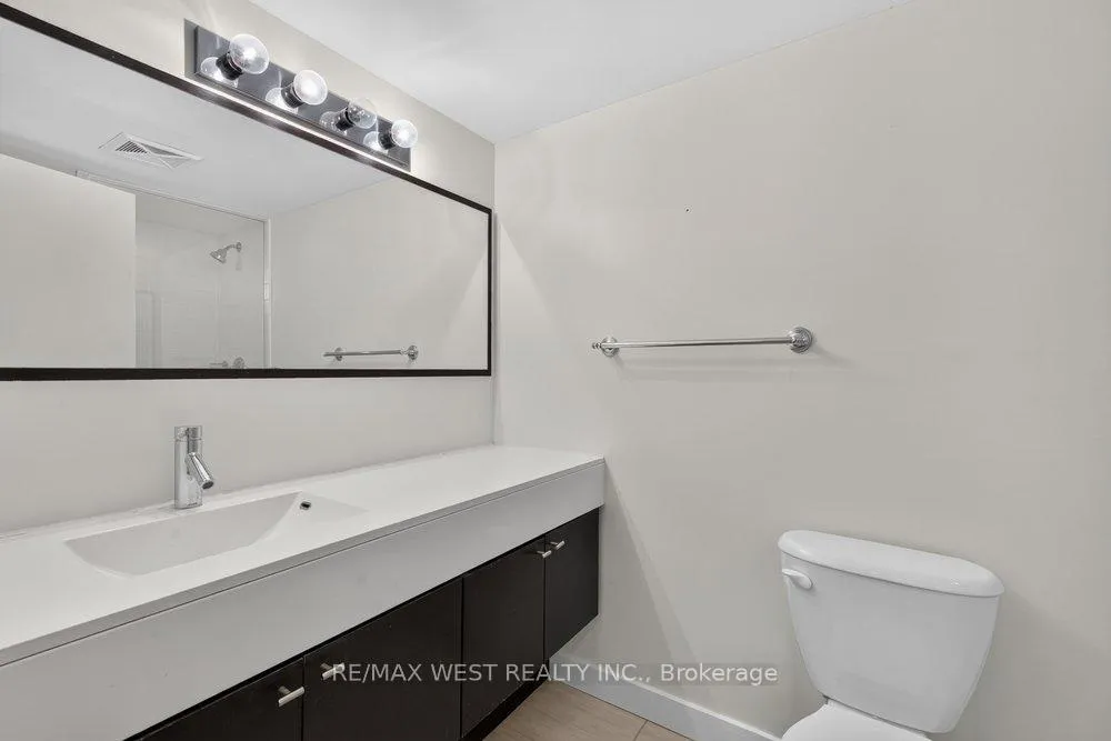 Photo 20 of Unit 216, 21 Nelson Street, Toronto, Waterfront Communities — HOMEH