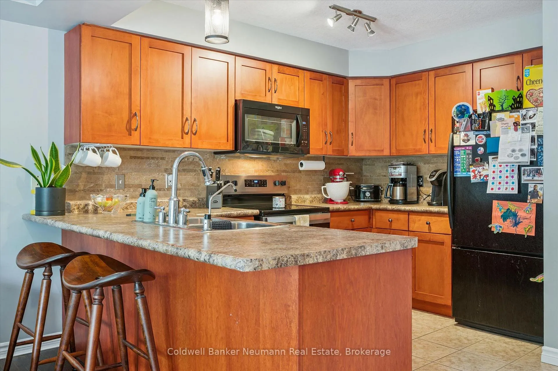Photo 10 of Unit 2, 165 Terraview Crescent, Guelph, Kortright West — HOMEH