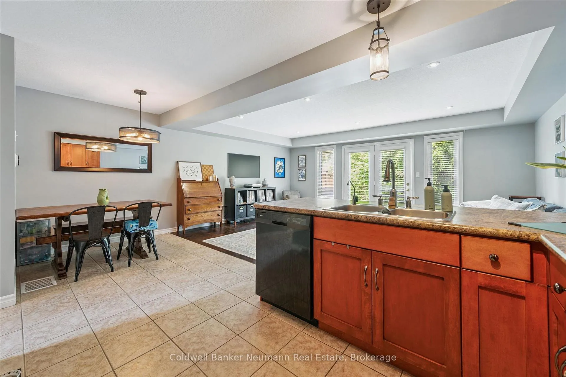 Photo 12 of Unit 2, 165 Terraview Crescent, Guelph, Kortright West — HOMEH