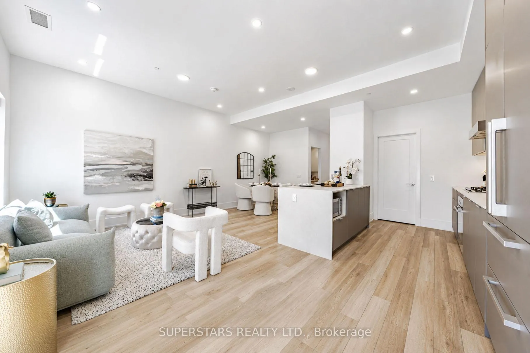 Photo 7 of Unit W121, 8 Cedarland Drive, Markham, Unionville — HOMEH