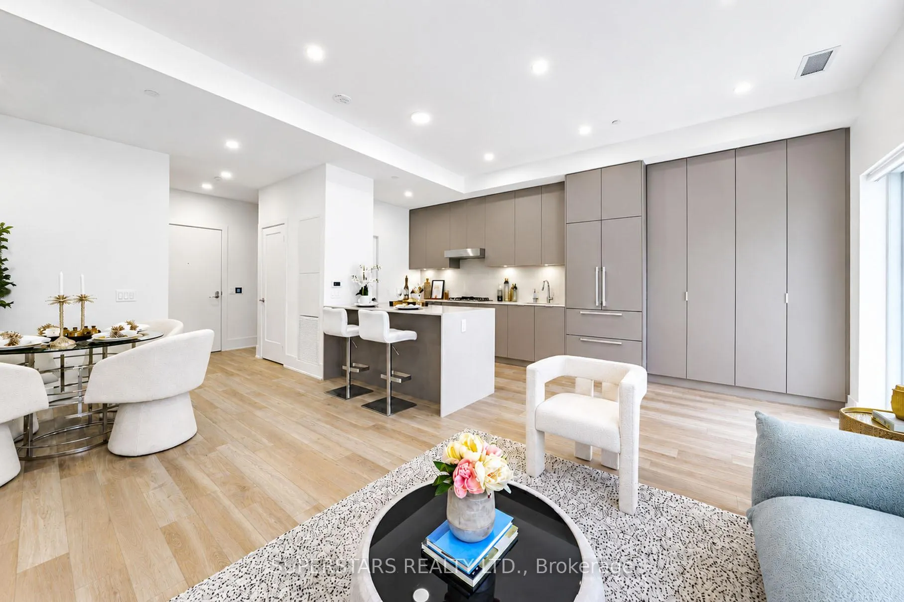 Photo 8 of Unit W121, 8 Cedarland Drive, Markham, Unionville — HOMEH