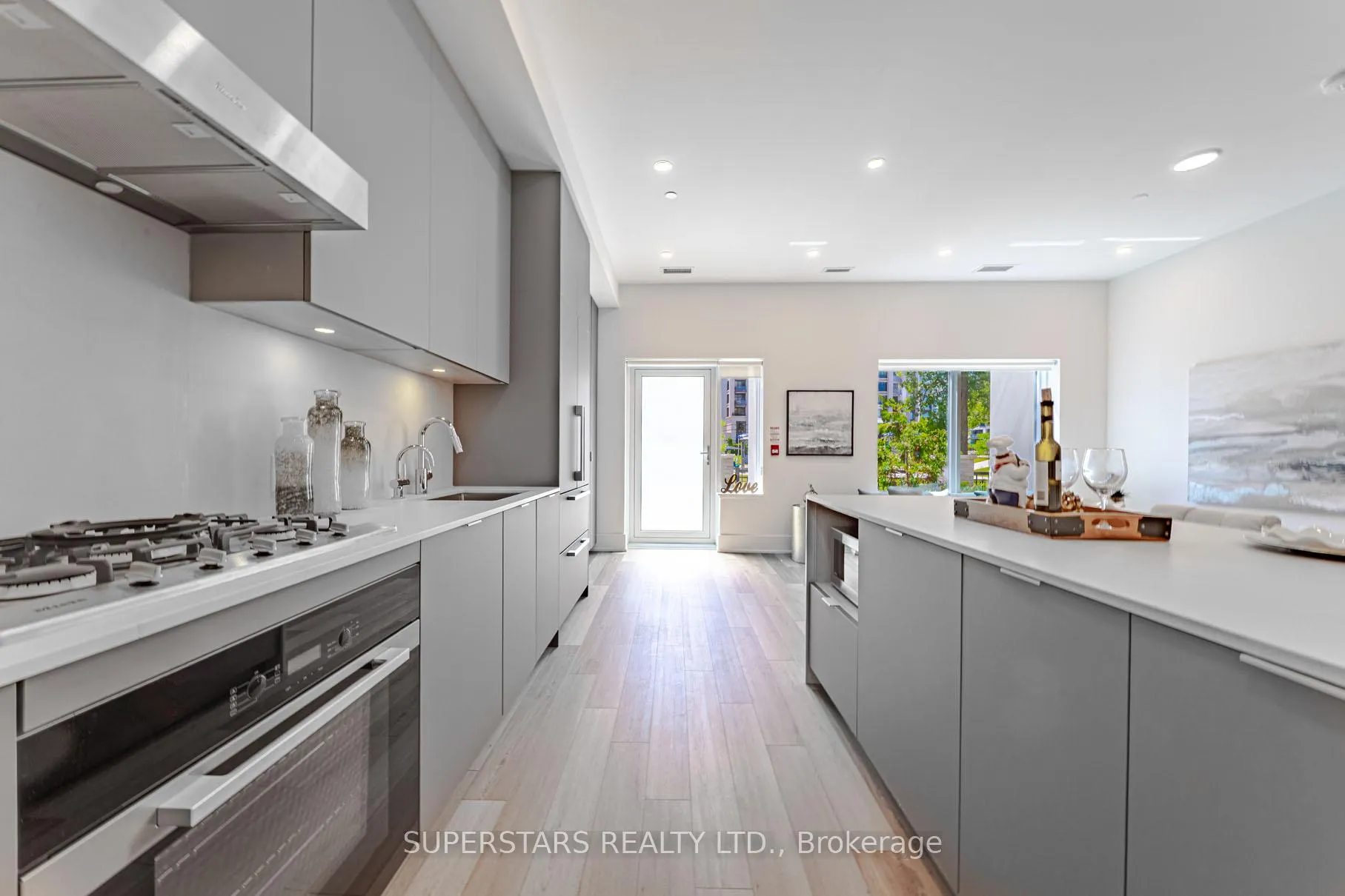 Photo 10 of Unit W121, 8 Cedarland Drive, Markham, Unionville — HOMEH
