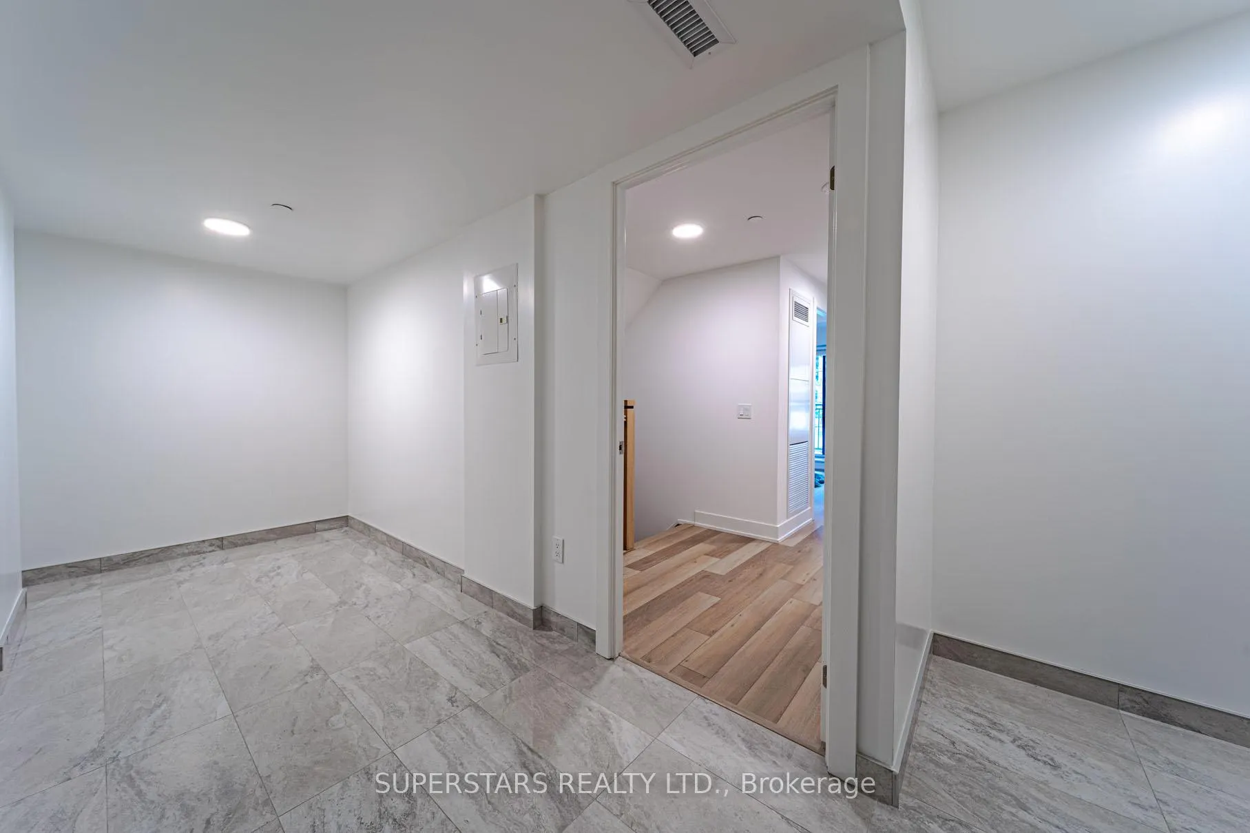 Photo 19 of Unit W121, 8 Cedarland Drive, Markham, Unionville — HOMEH