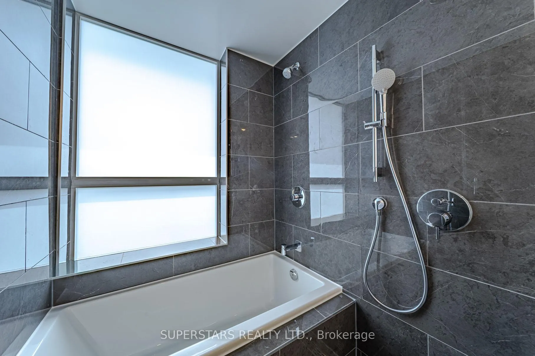 Photo 23 of Unit W121, 8 Cedarland Drive, Markham, Unionville — HOMEH
