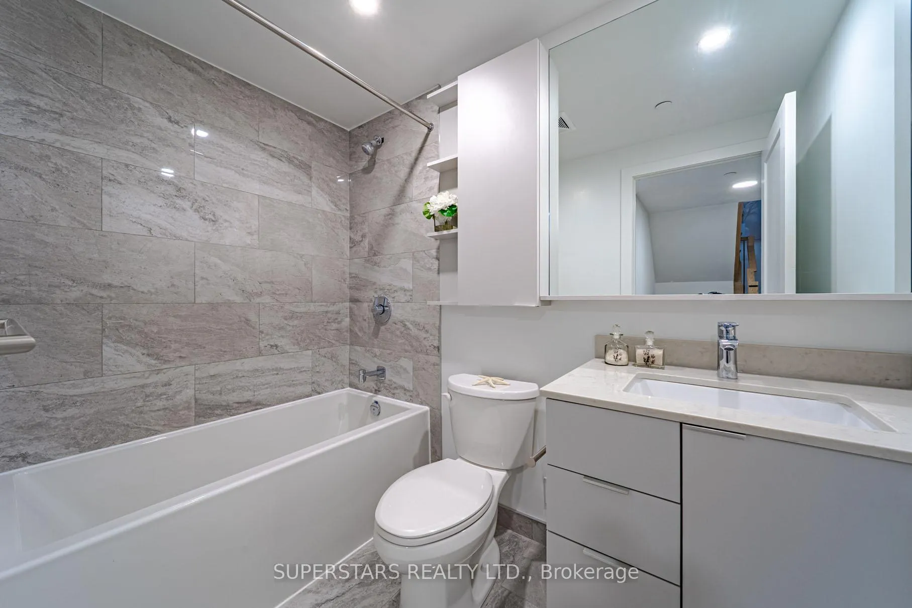 Photo 24 of Unit W121, 8 Cedarland Drive, Markham, Unionville — HOMEH