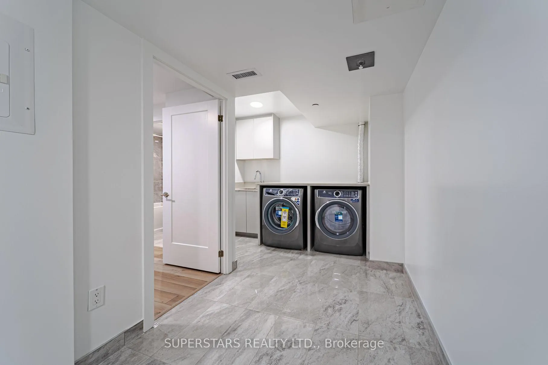 Photo 25 of Unit W121, 8 Cedarland Drive, Markham, Unionville — HOMEH