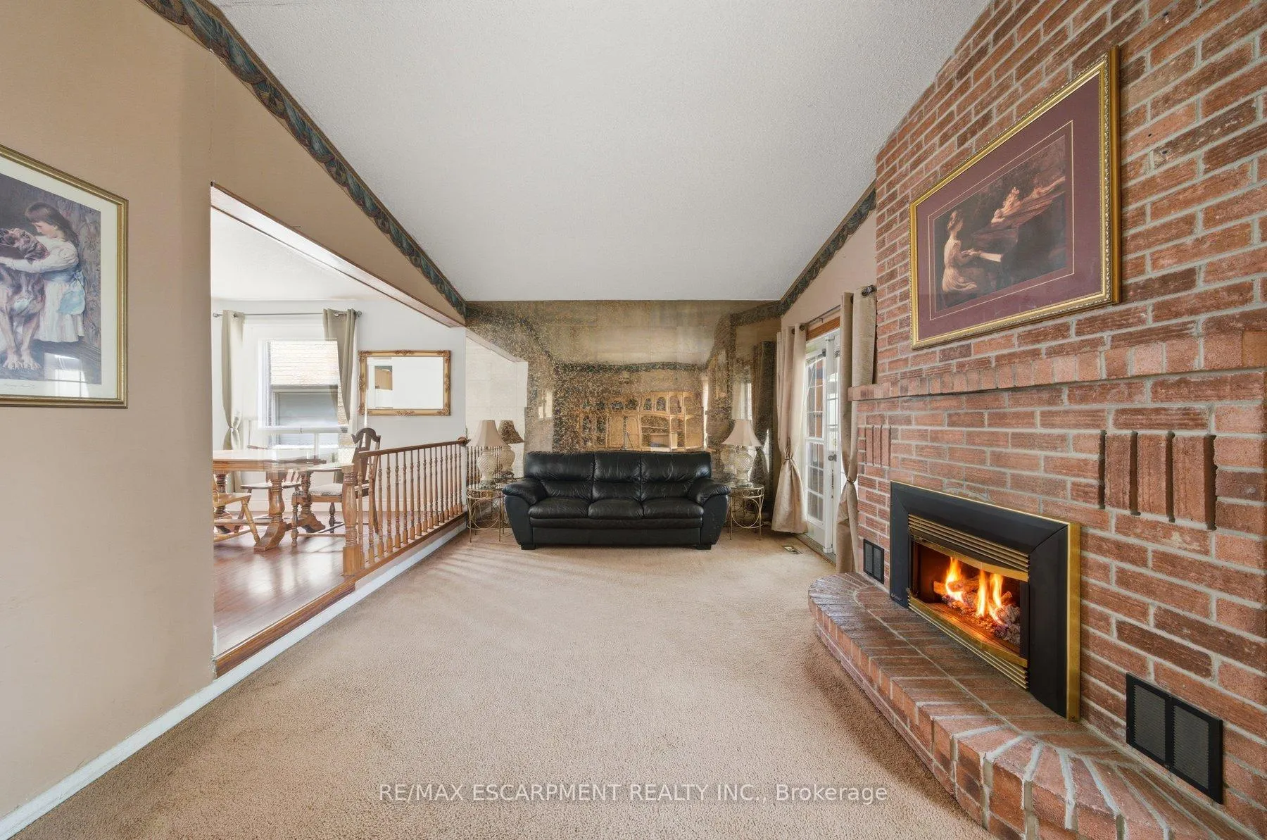 Photo 6 of 3 Twinoaks Crescent, Hamilton, Stoney Creek Mountain — HOMEH