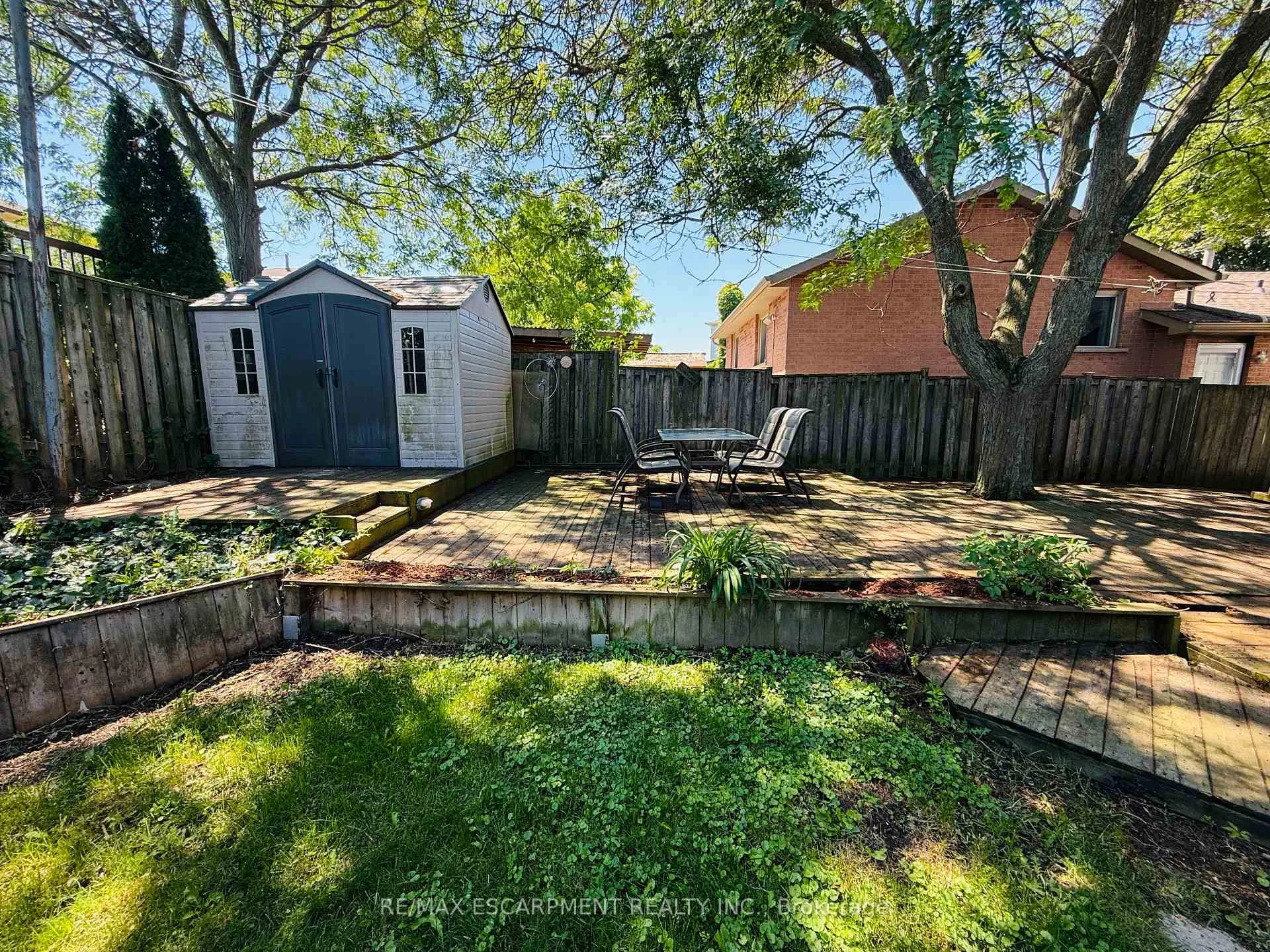 Photo 15 of 3 Twinoaks Crescent, Hamilton, Stoney Creek Mountain — HOMEH