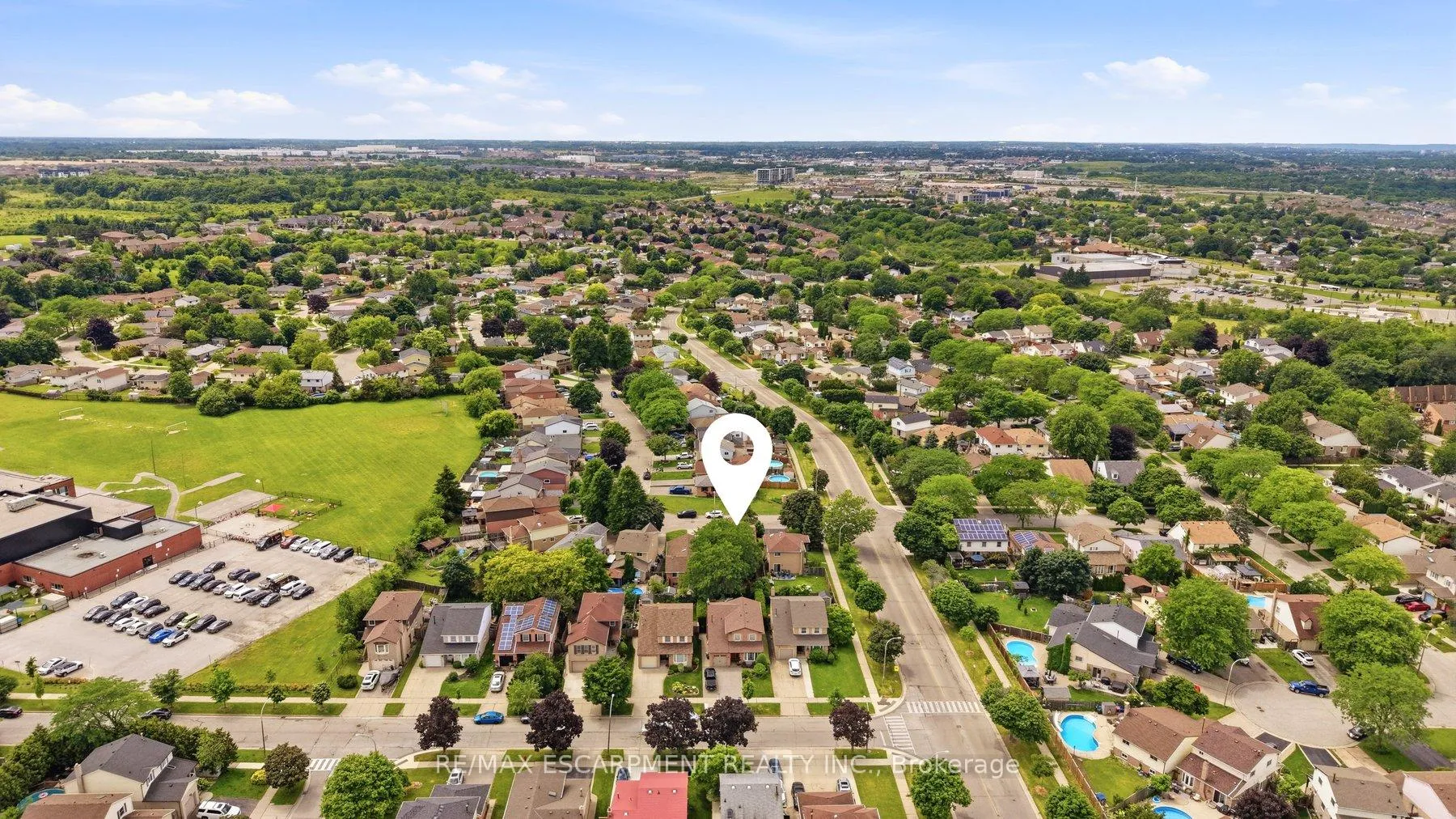 Photo 18 of 3 Twinoaks Crescent, Hamilton, Stoney Creek Mountain — HOMEH