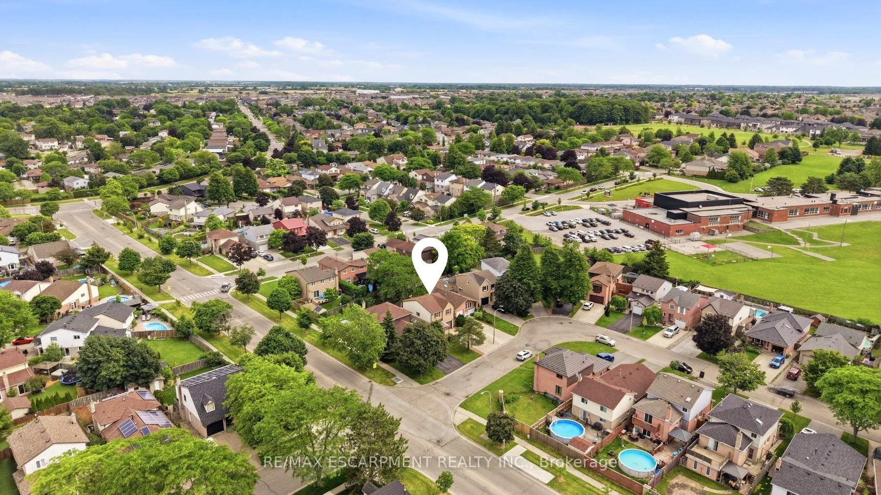 Photo 20 of 3 Twinoaks Crescent, Hamilton, Stoney Creek Mountain — HOMEH