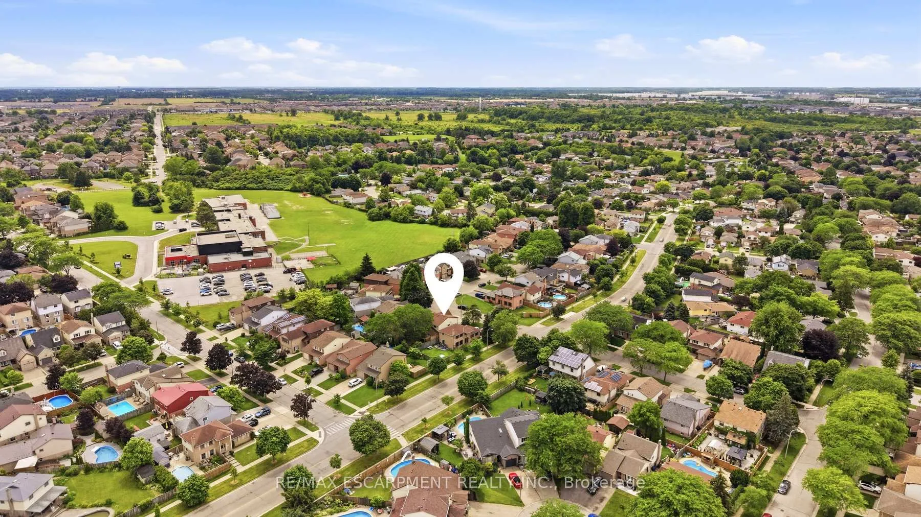 Photo 21 of 3 Twinoaks Crescent, Hamilton, Stoney Creek Mountain — HOMEH