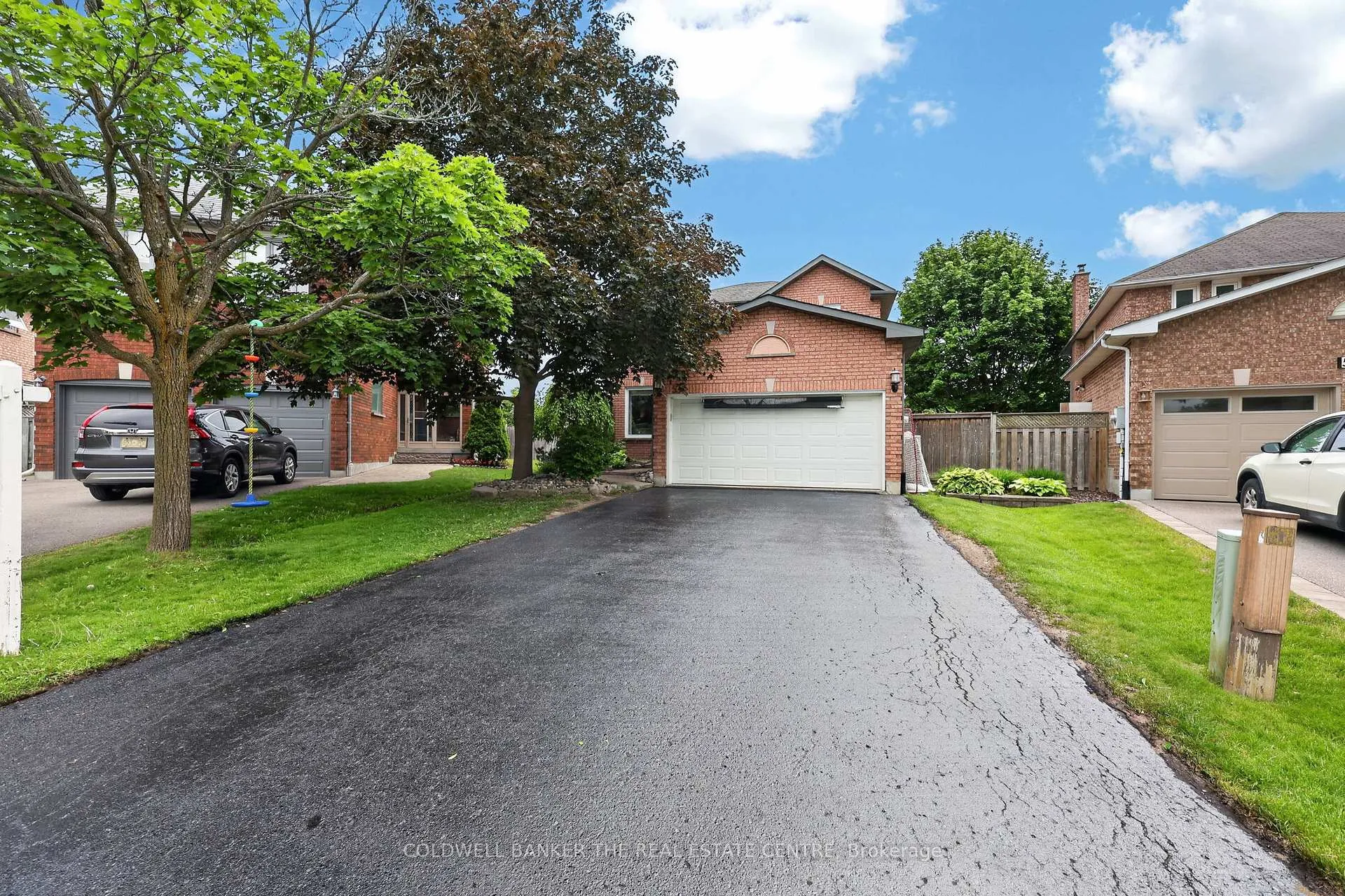 Photo 3 of 539 Veale Place, Newmarket, Gorham-College Manor — HOMEH