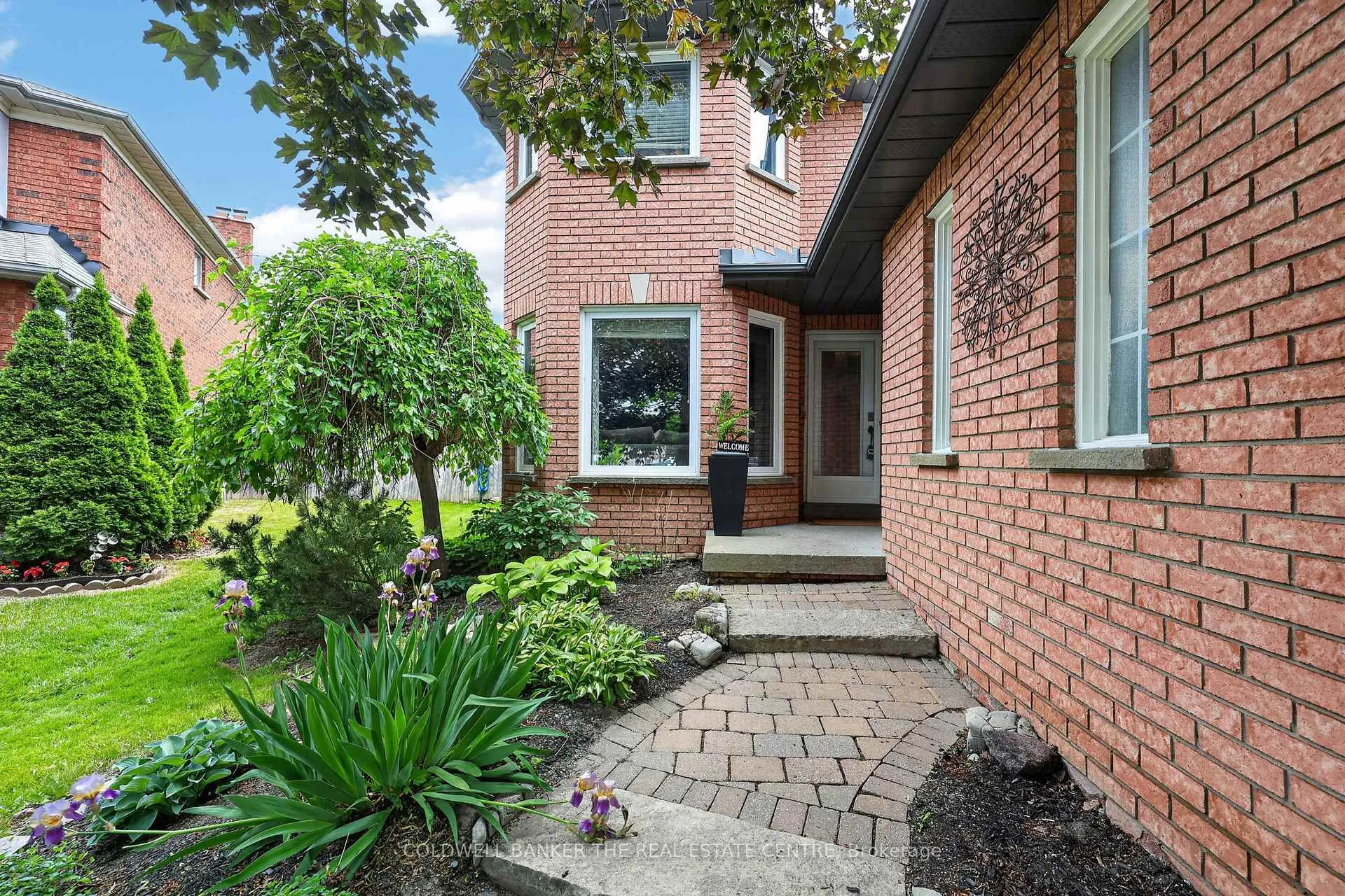 Photo 4 of 539 Veale Place, Newmarket, Gorham-College Manor — HOMEH
