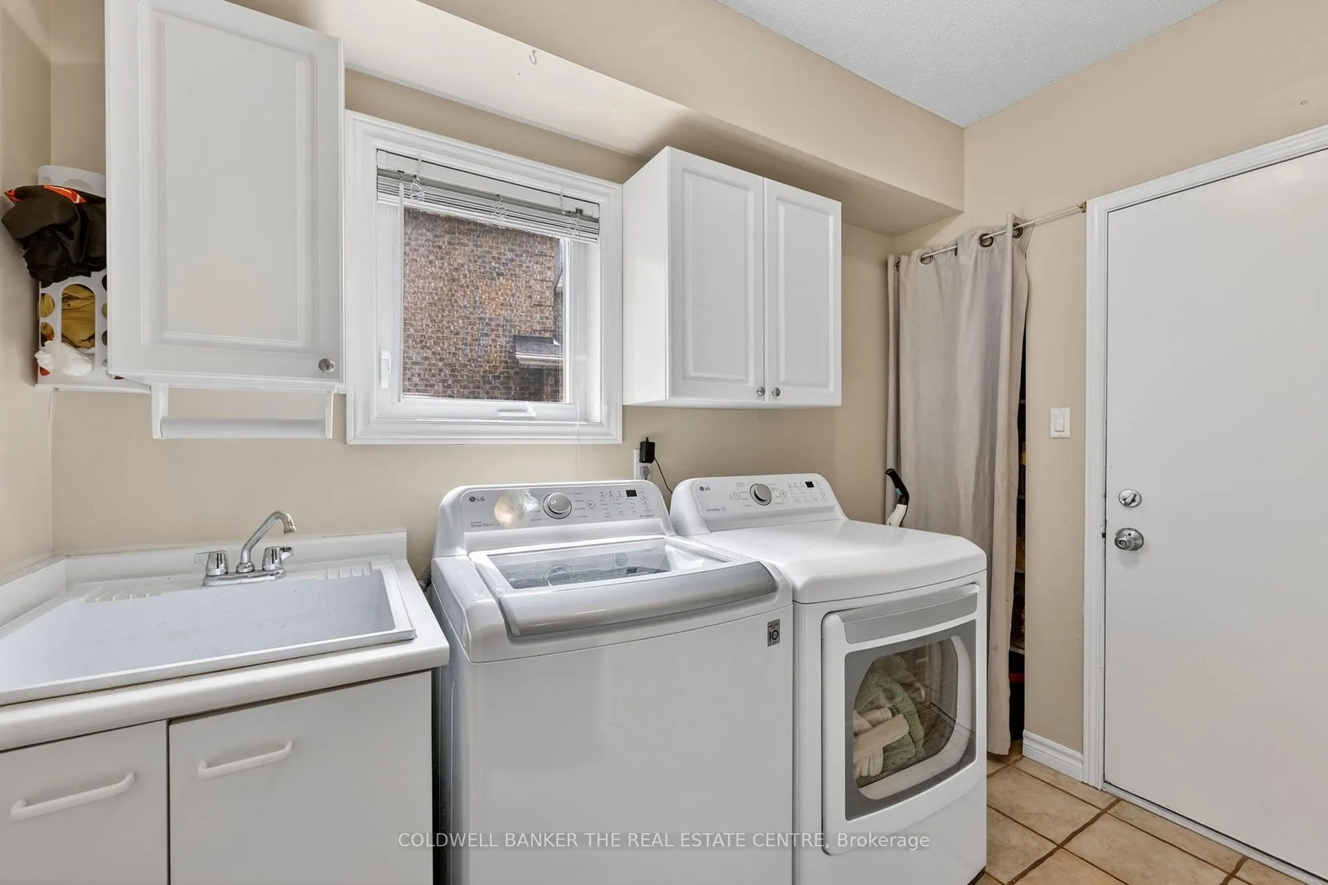 Photo 18 of 539 Veale Place, Newmarket, Gorham-College Manor — HOMEH