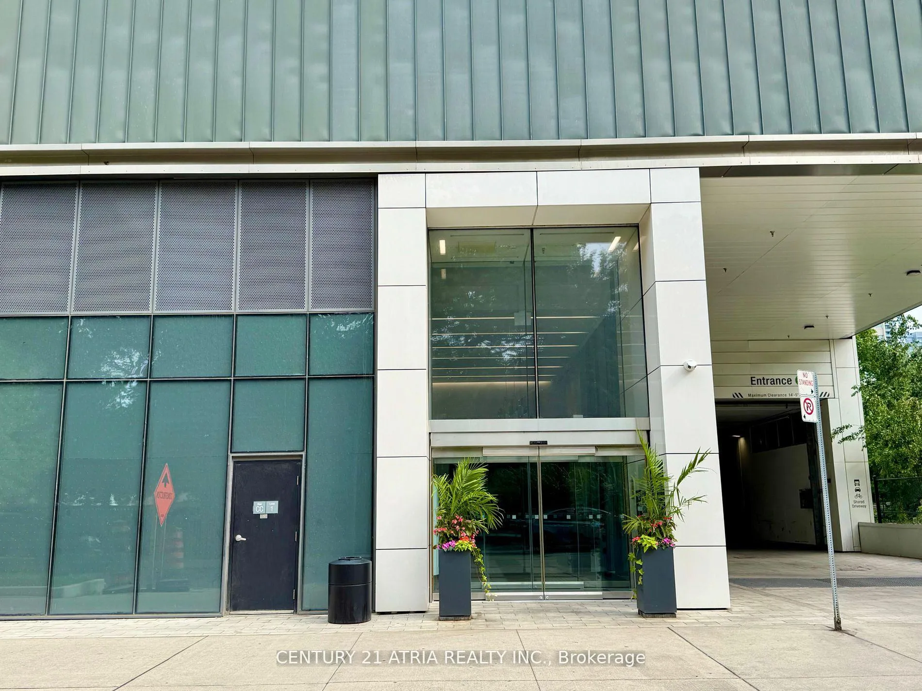 Photo 2 of Unit 731, 8 Hillsdale Avenue E, Toronto, Mount Pleasant West — HOMEH