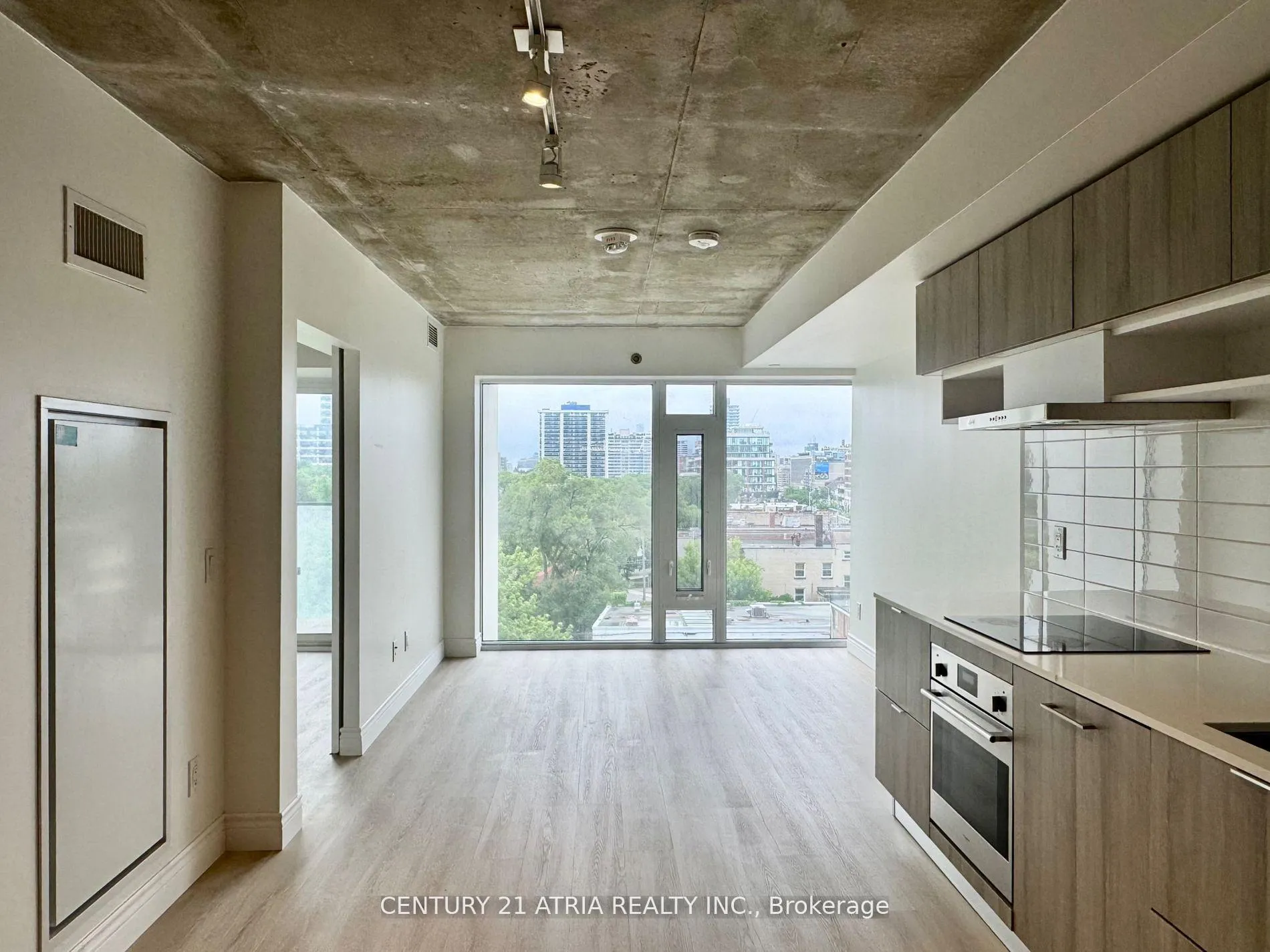 Photo 3 of Unit 731, 8 Hillsdale Avenue E, Toronto, Mount Pleasant West — HOMEH