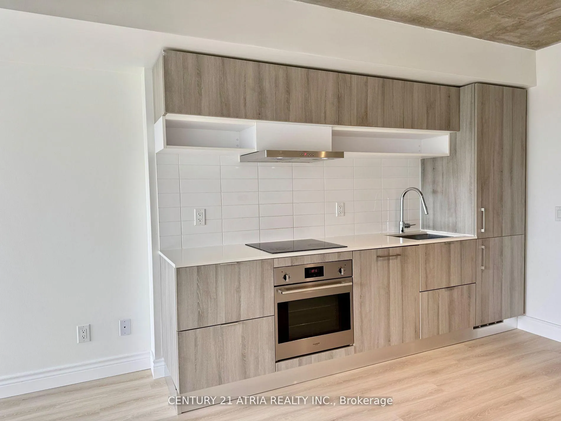 Photo 5 of Unit 731, 8 Hillsdale Avenue E, Toronto, Mount Pleasant West — HOMEH