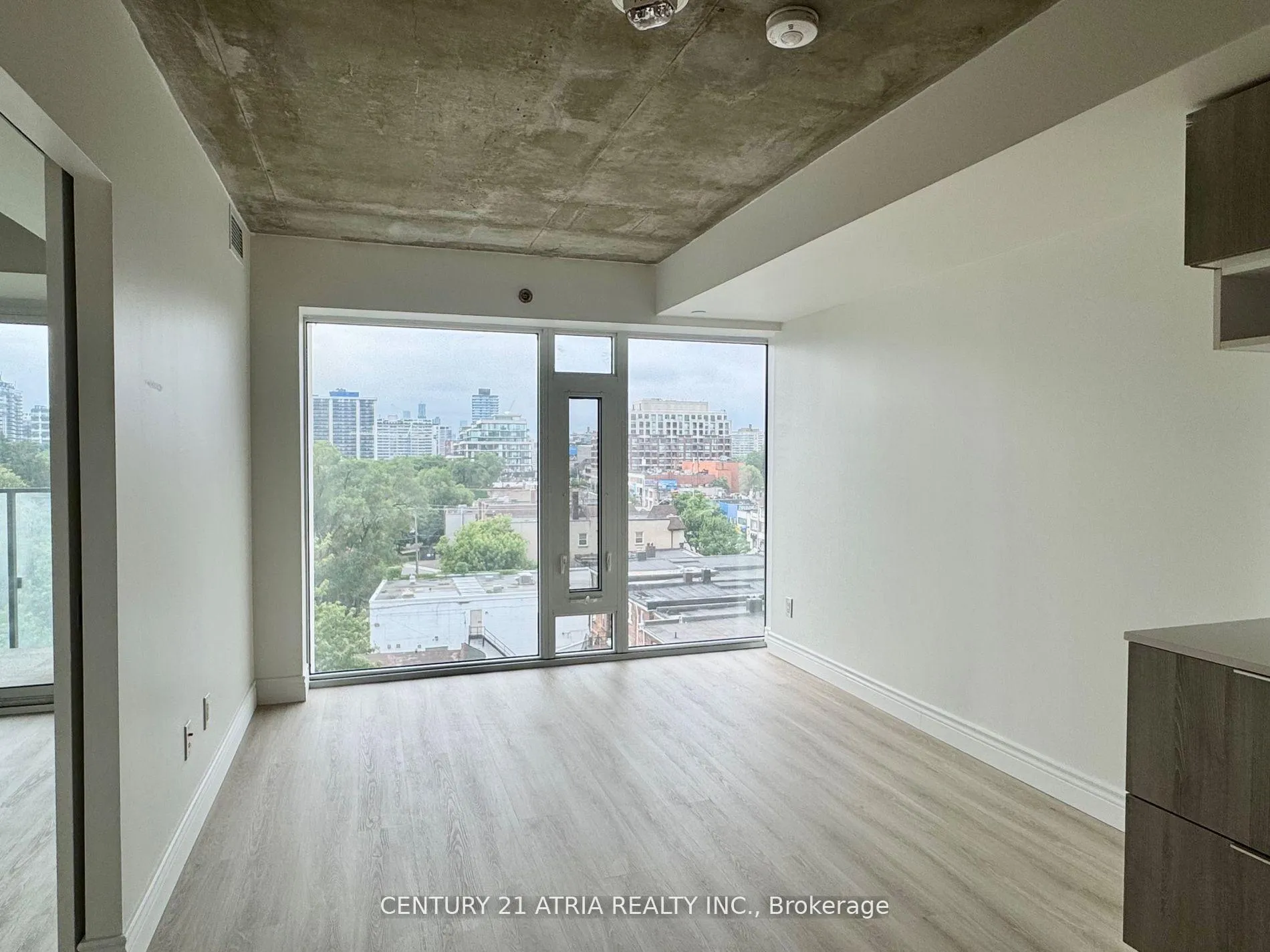 Photo 6 of Unit 731, 8 Hillsdale Avenue E, Toronto, Mount Pleasant West — HOMEH