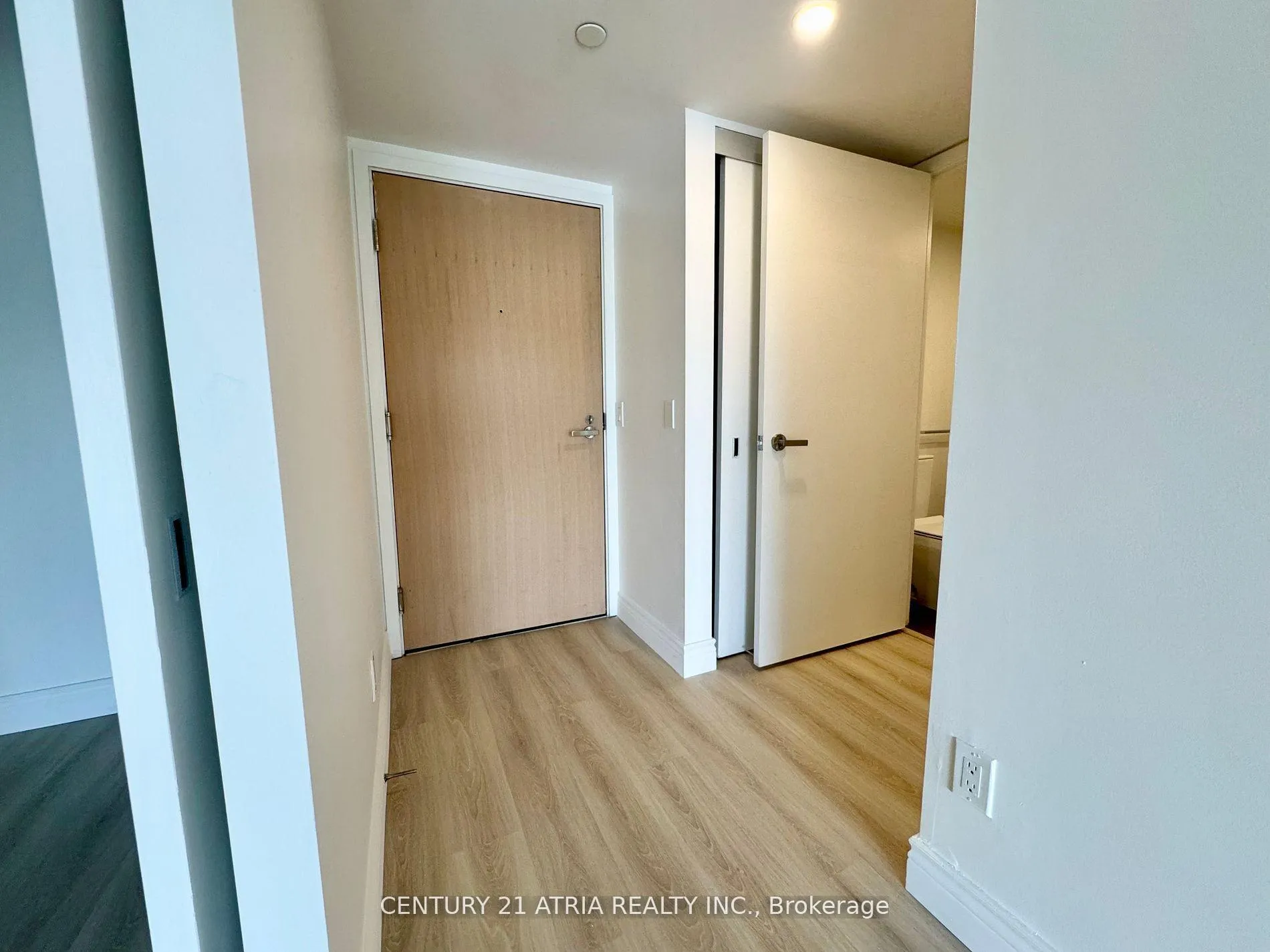 Photo 7 of Unit 731, 8 Hillsdale Avenue E, Toronto, Mount Pleasant West — HOMEH