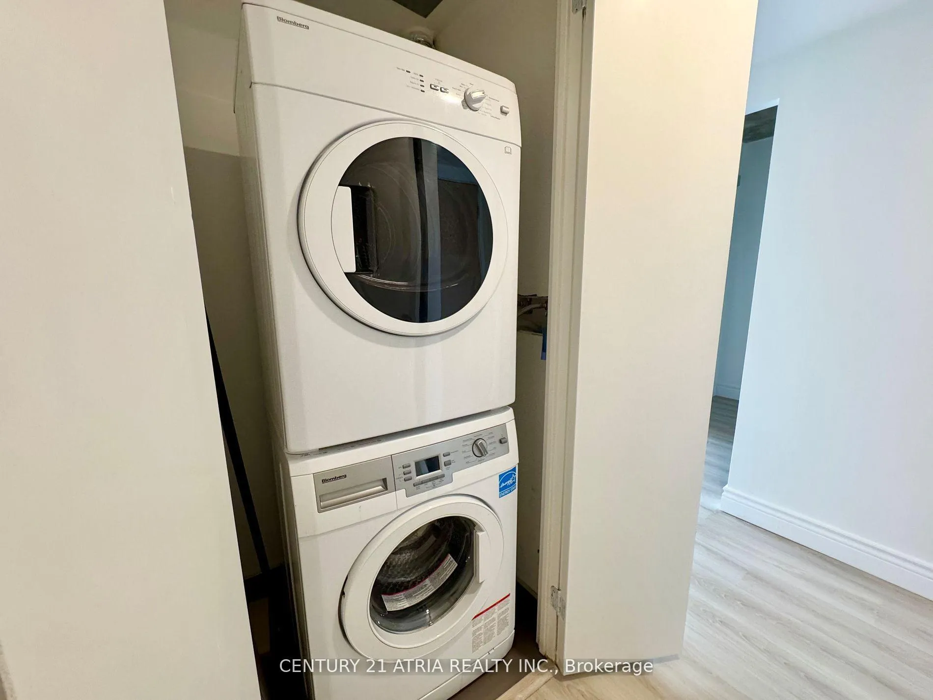Photo 18 of Unit 731, 8 Hillsdale Avenue E, Toronto, Mount Pleasant West — HOMEH