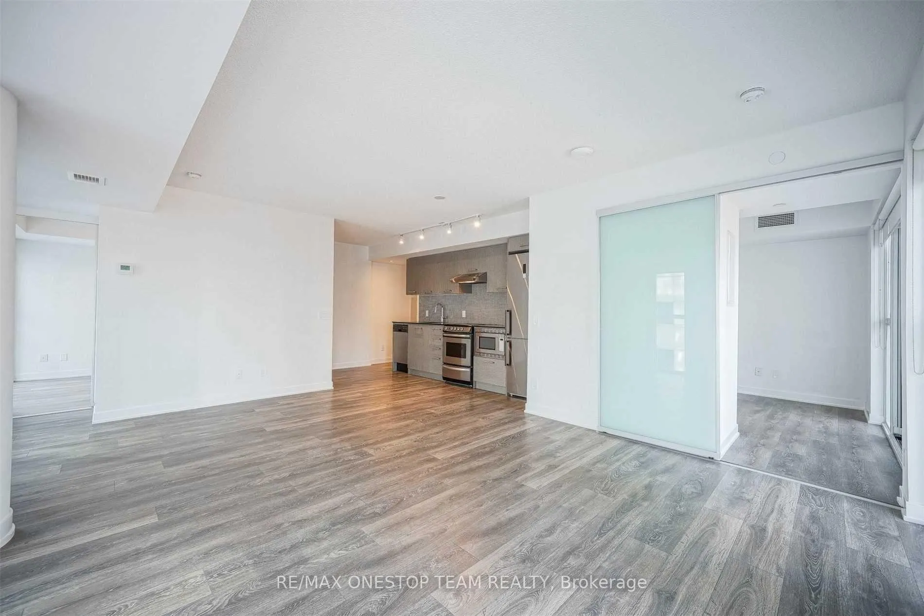 Photo 2 of Unit 1017, 87 Peter Street, Toronto, Waterfront Communities — HOMEH